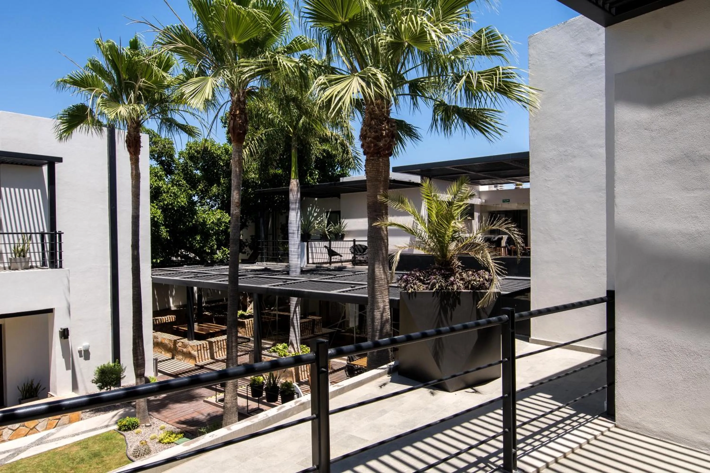 Pool view in Marsella 45