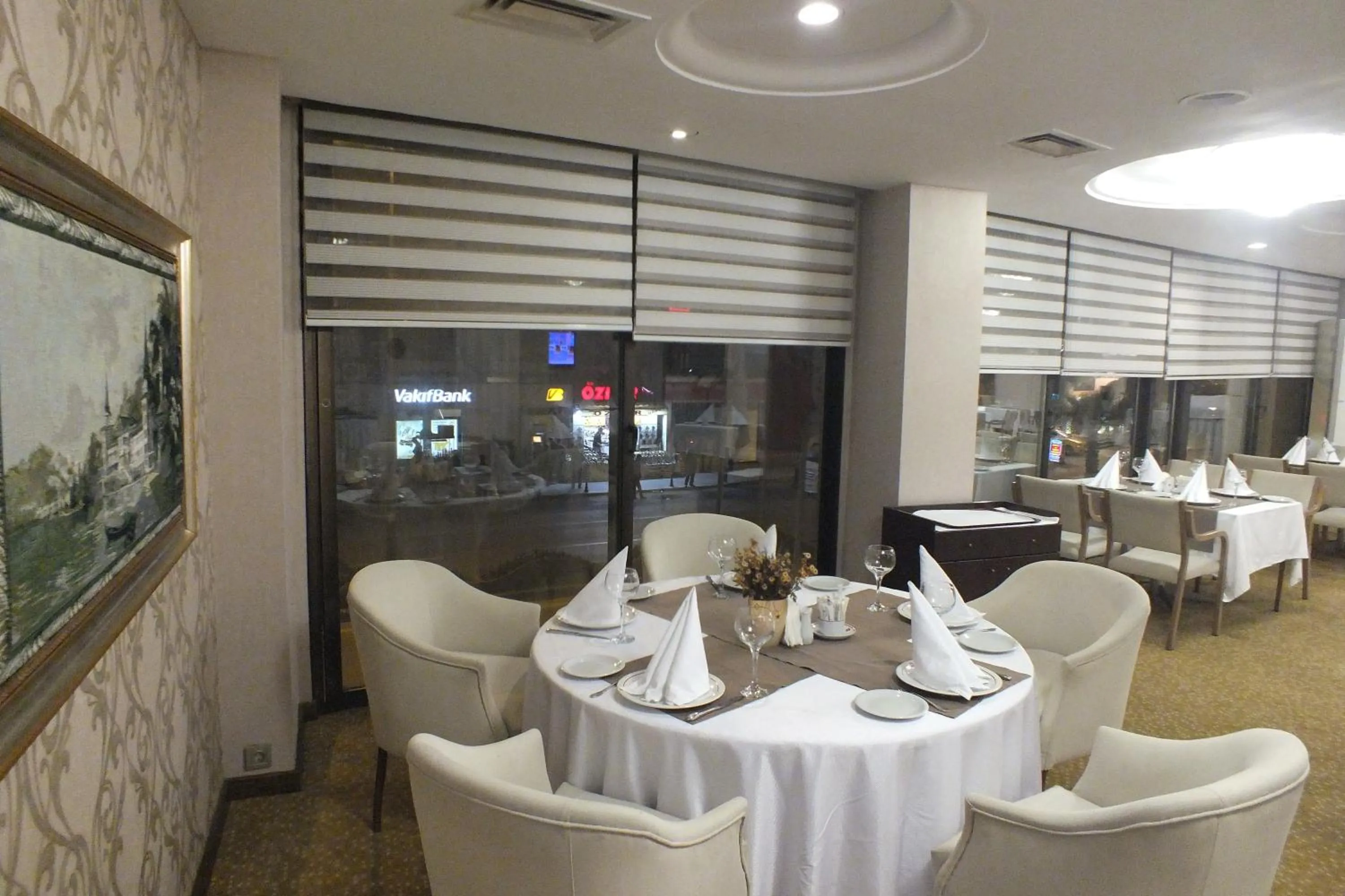 Restaurant/places to eat in Park Royal