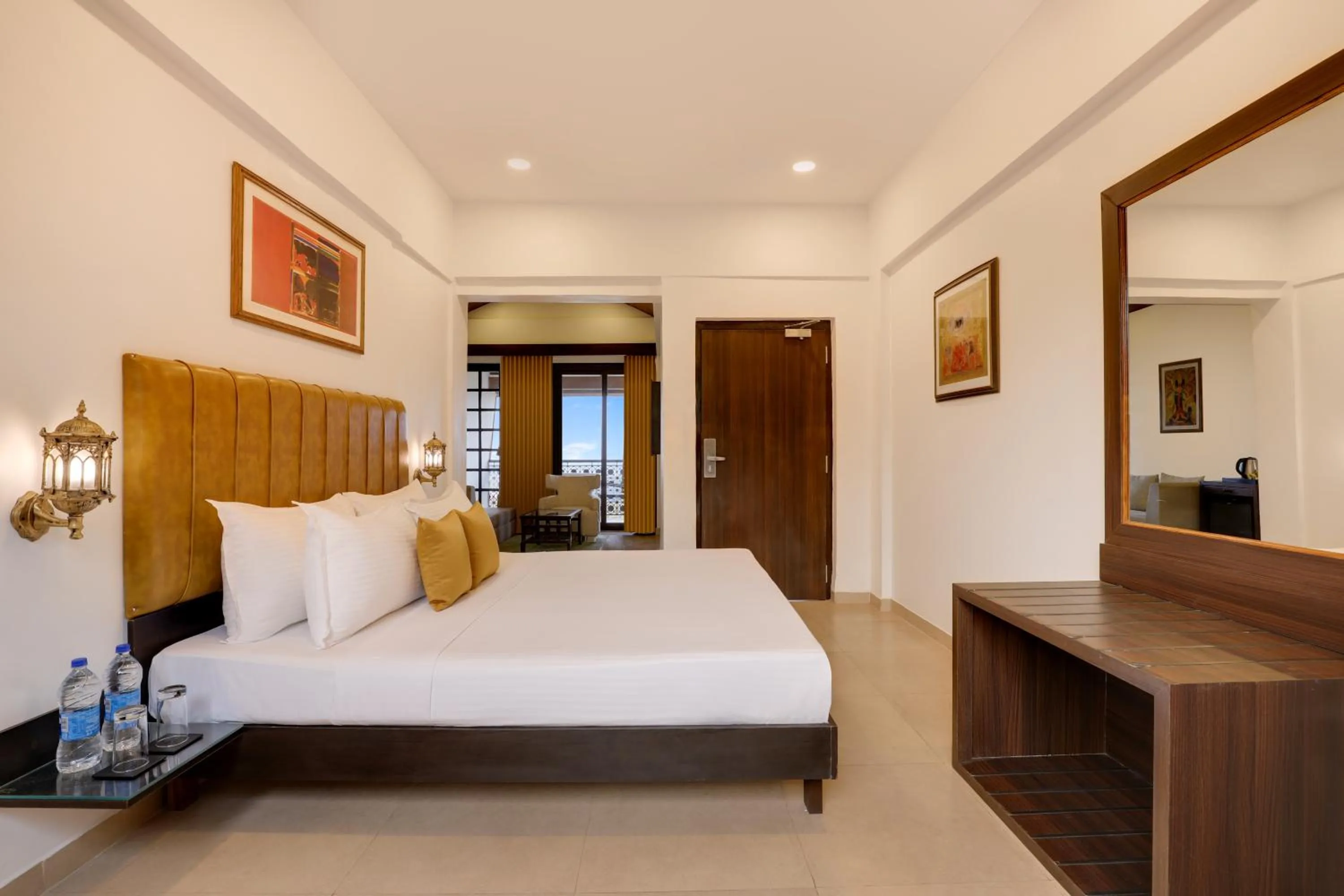 Bedroom, Bed in Lemon Tree Hotel, Dapoli