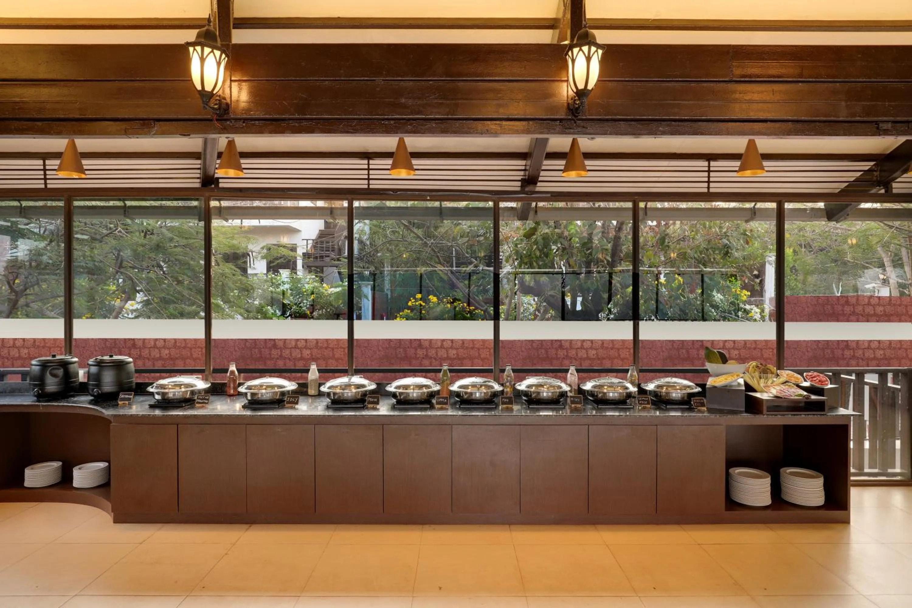 Restaurant/places to eat in Lemon Tree Hotel, Dapoli