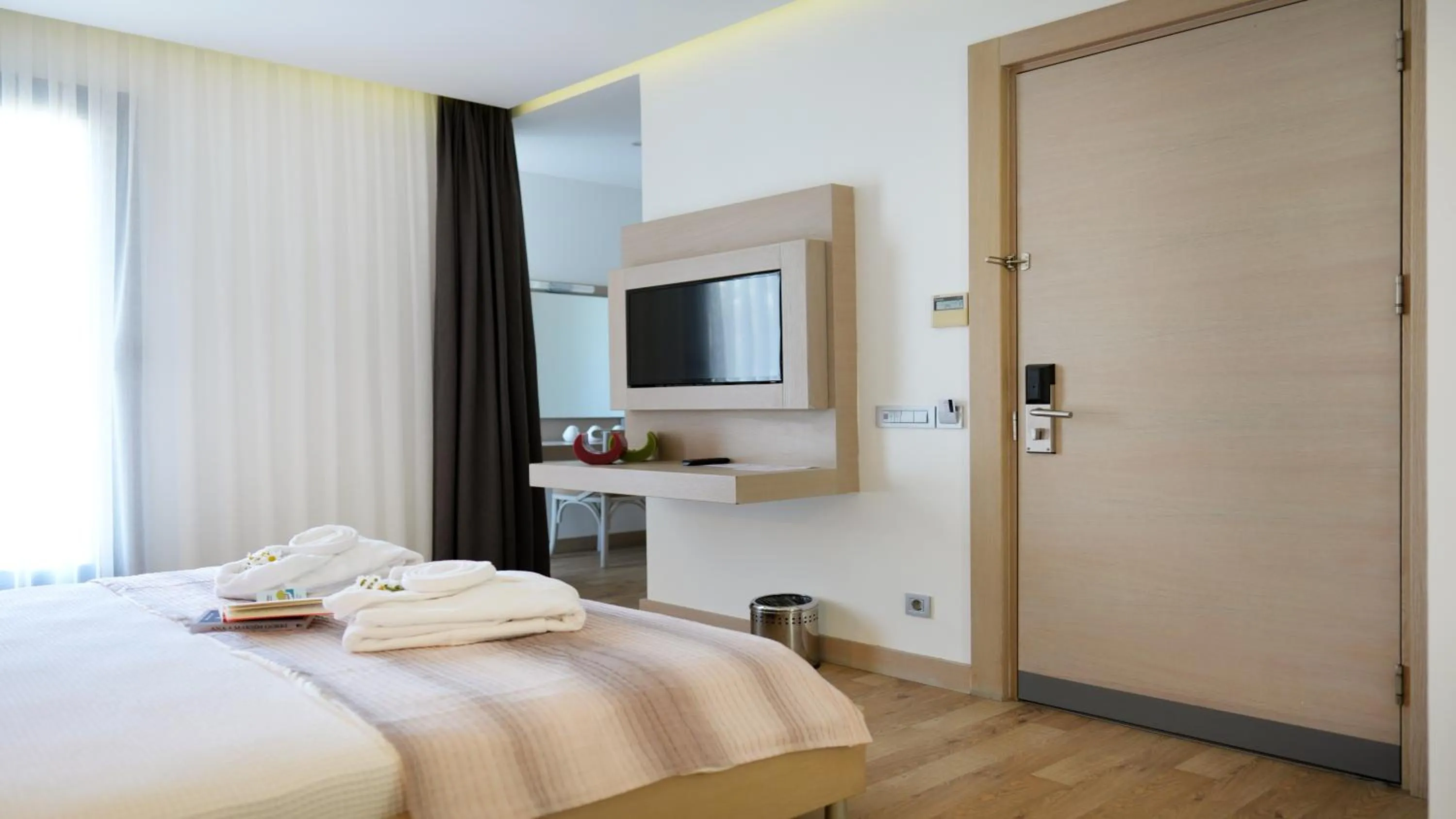 Photo of the whole room, Bed in Costa Farilya Special Class Hotel Bodrum