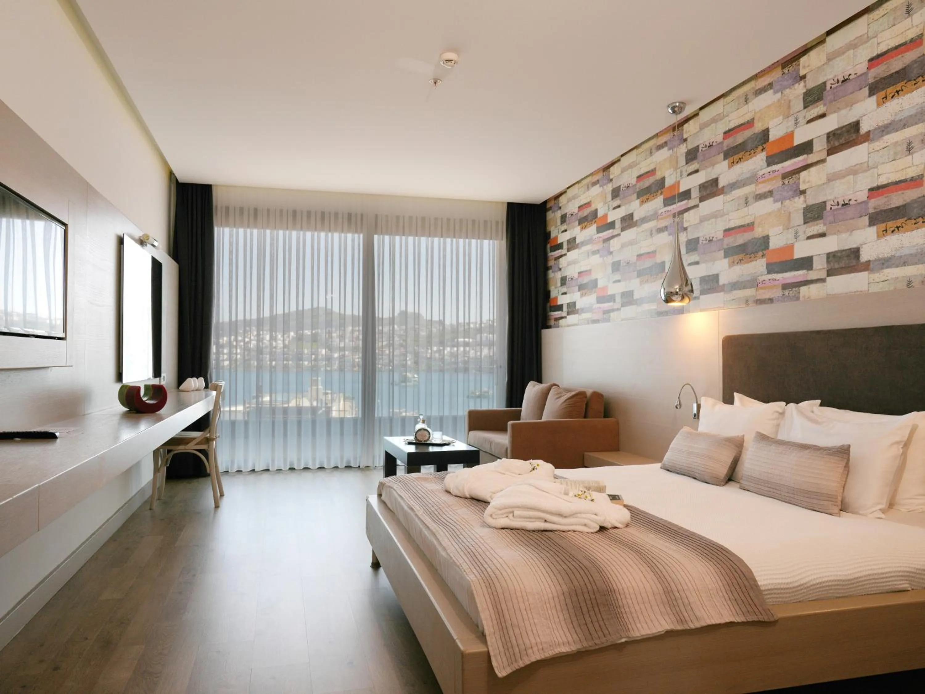 View (from property/room), Bed in Costa Farilya Special Class Hotel Bodrum