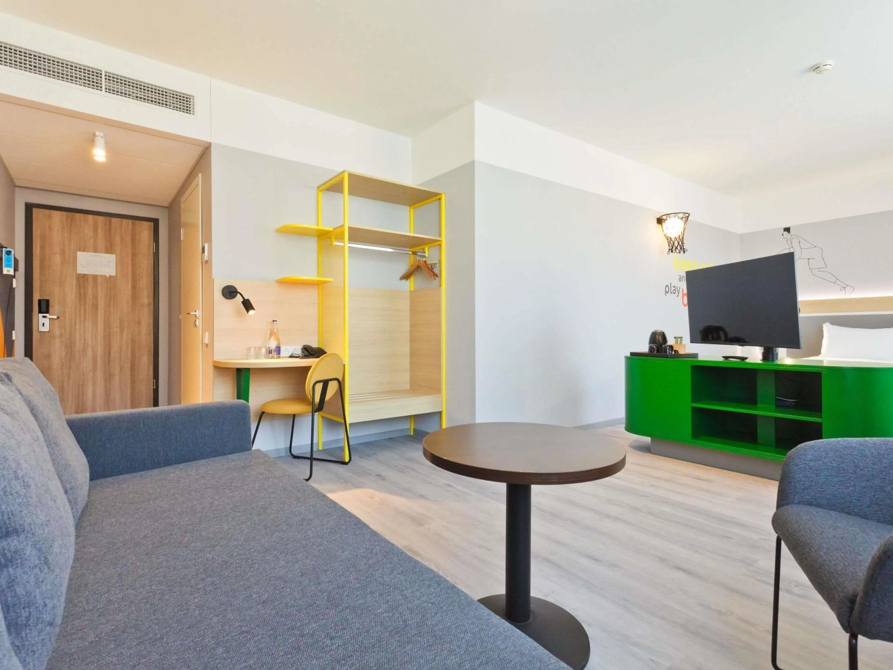 Bedroom in IBIS Styles Kaunas Centre