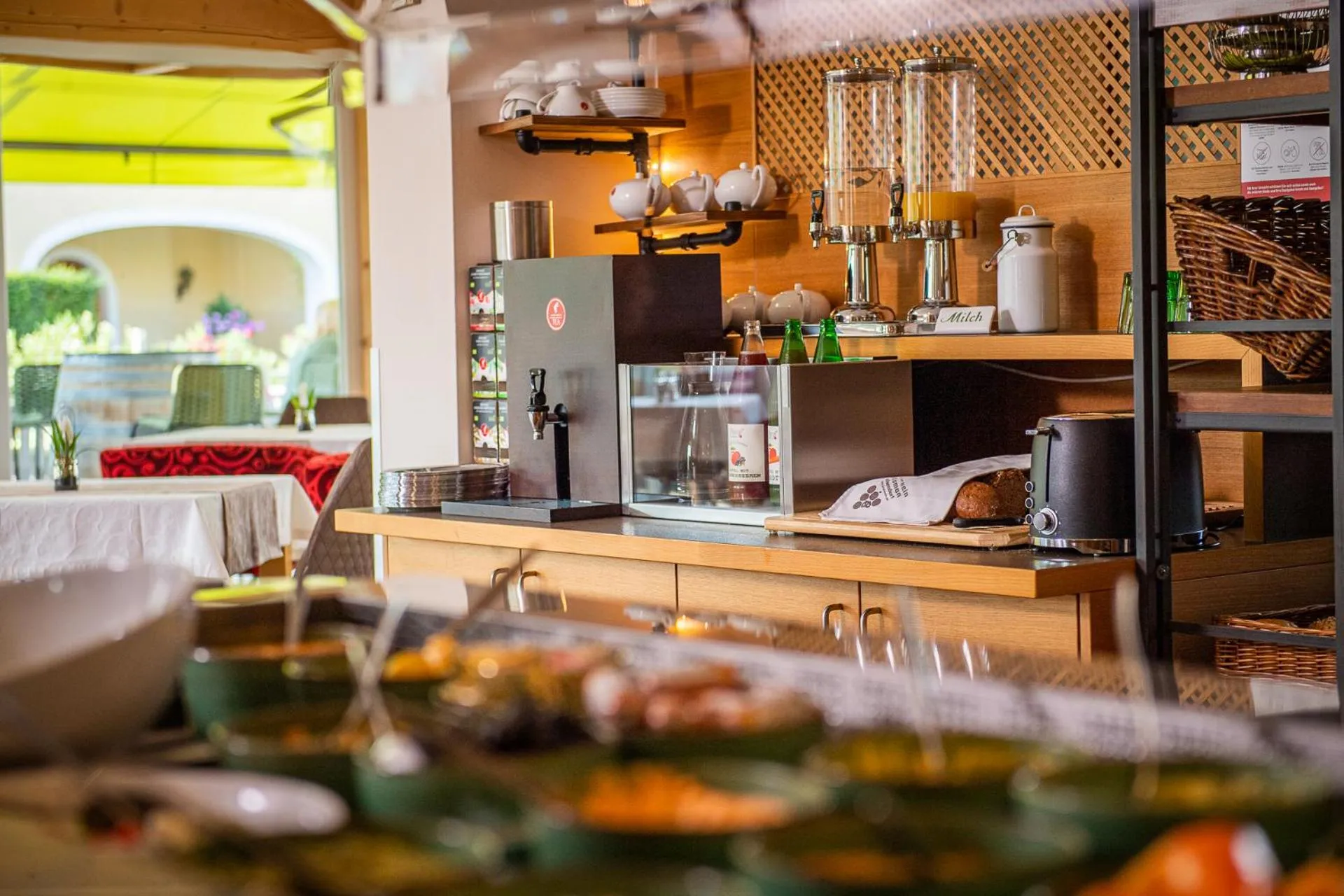 Food and drinks in Das WeinQuadrat - boutique stay