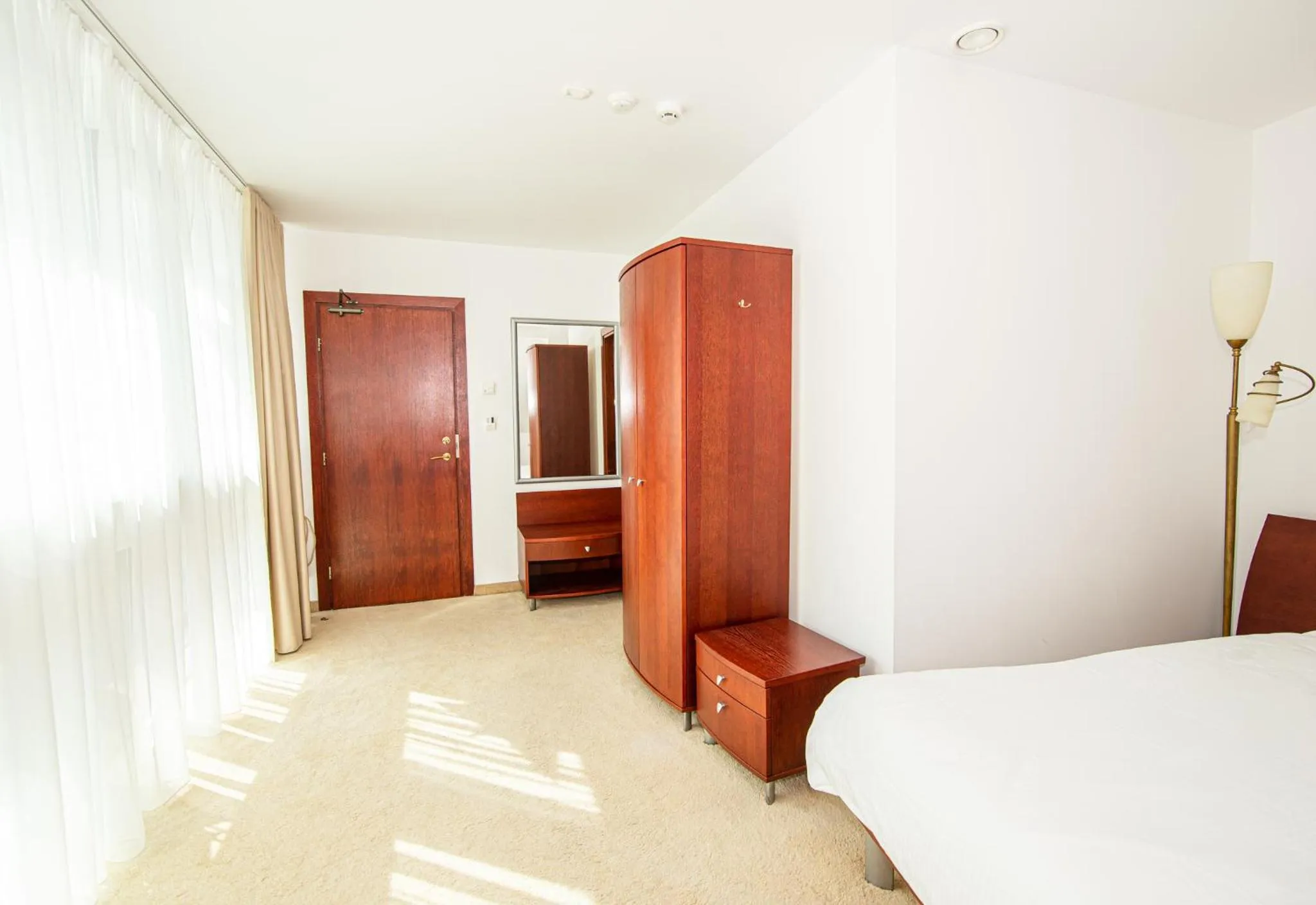 wardrobe, Bed in Hotel Medūna