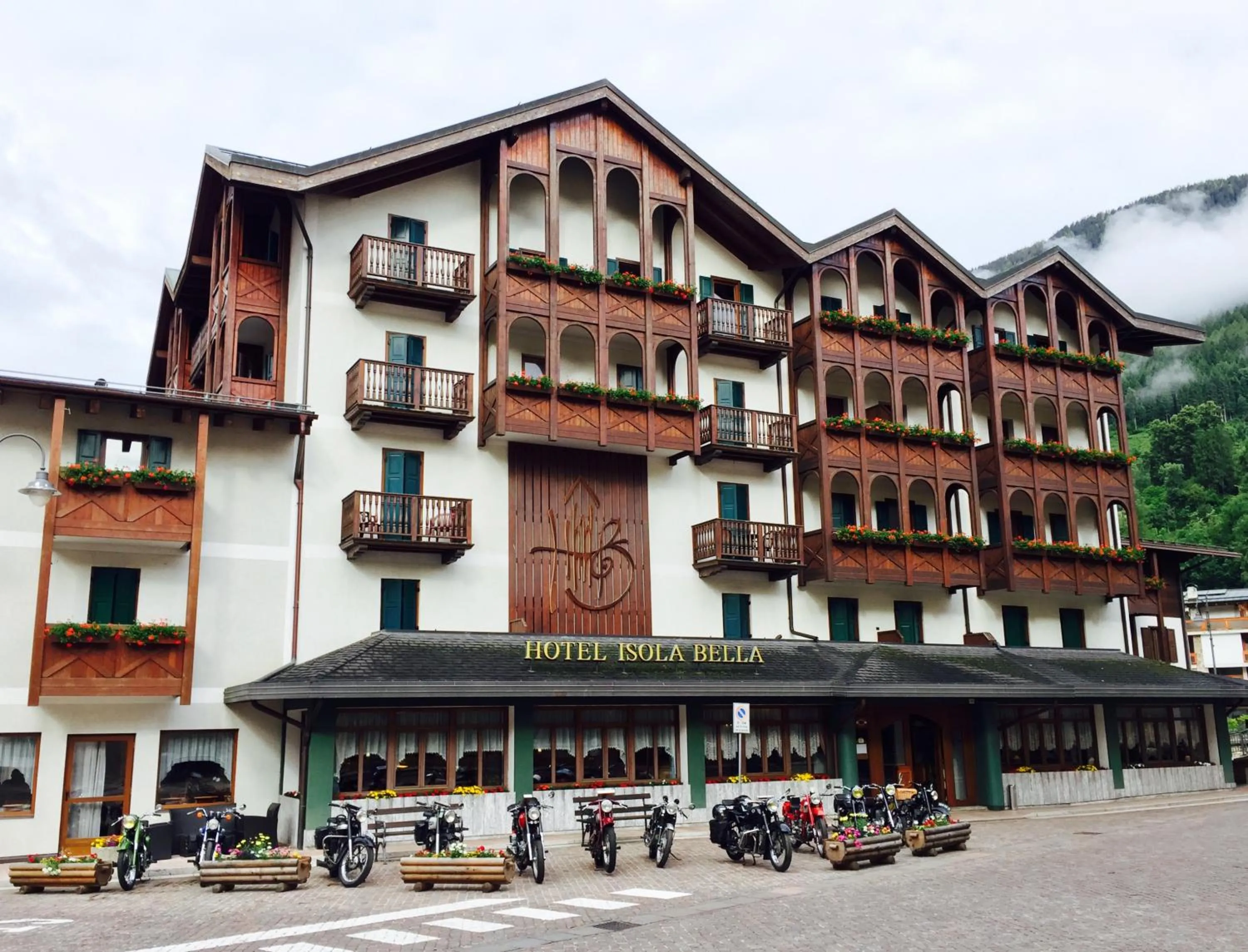 Facade/entrance in Hotel Isolabella Wellness