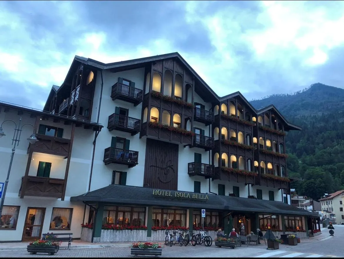 Facade/entrance in Hotel Isolabella Wellness