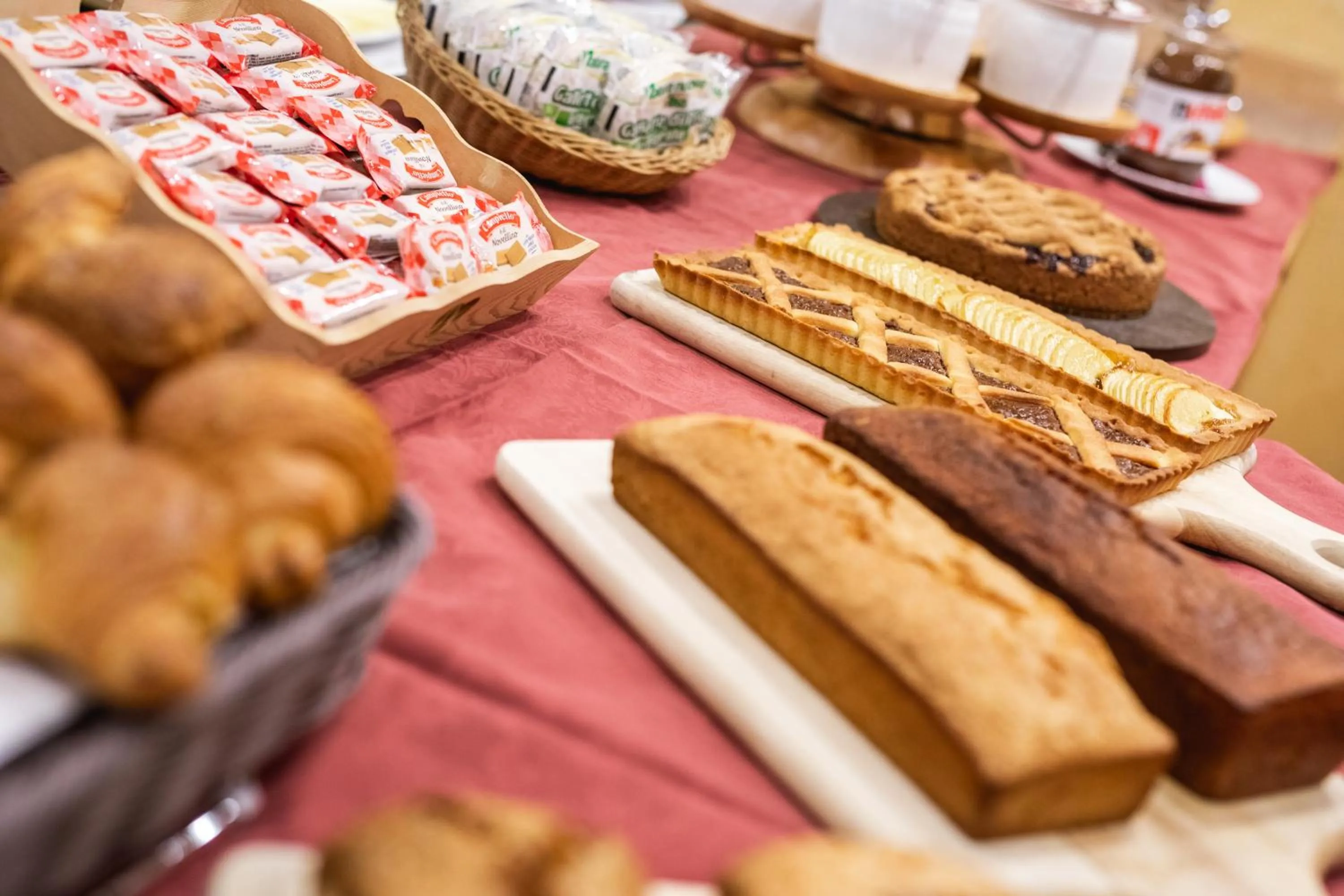 Buffet breakfast in Hotel Isolabella Wellness