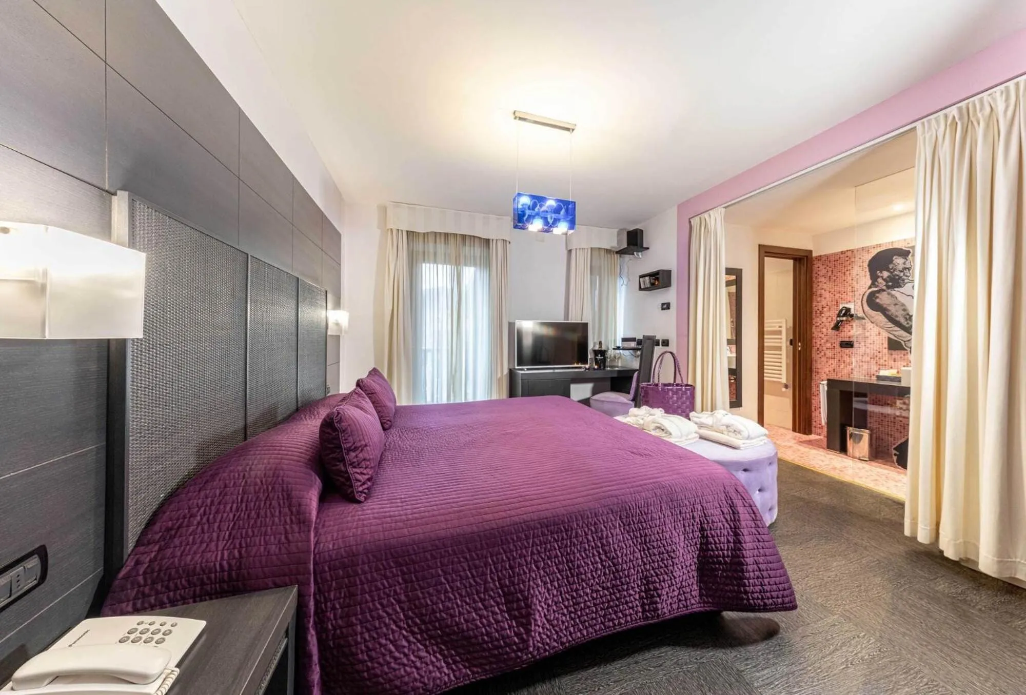 Bedroom, Bed in Hotel Isolabella Wellness