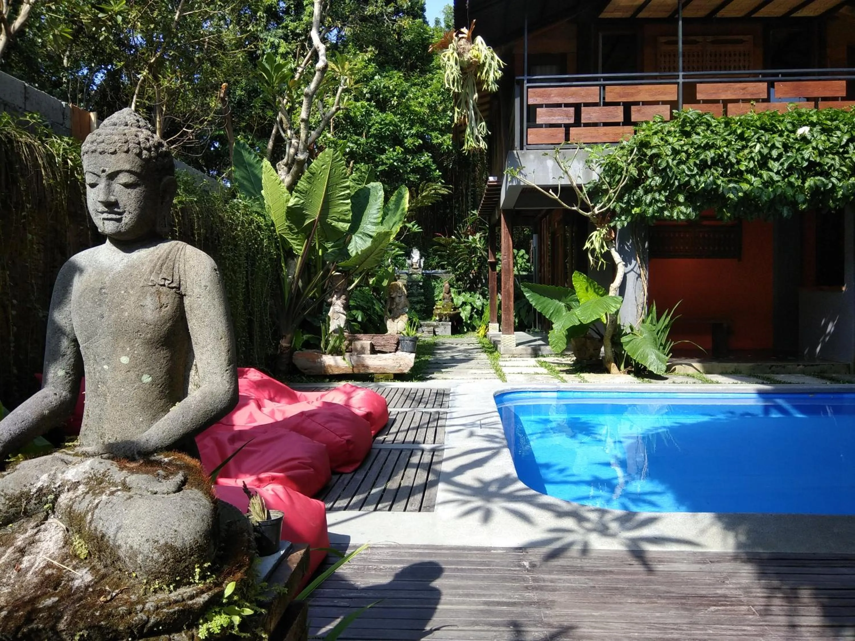 Swimming pool in Kencana Ubud by Mahaputra