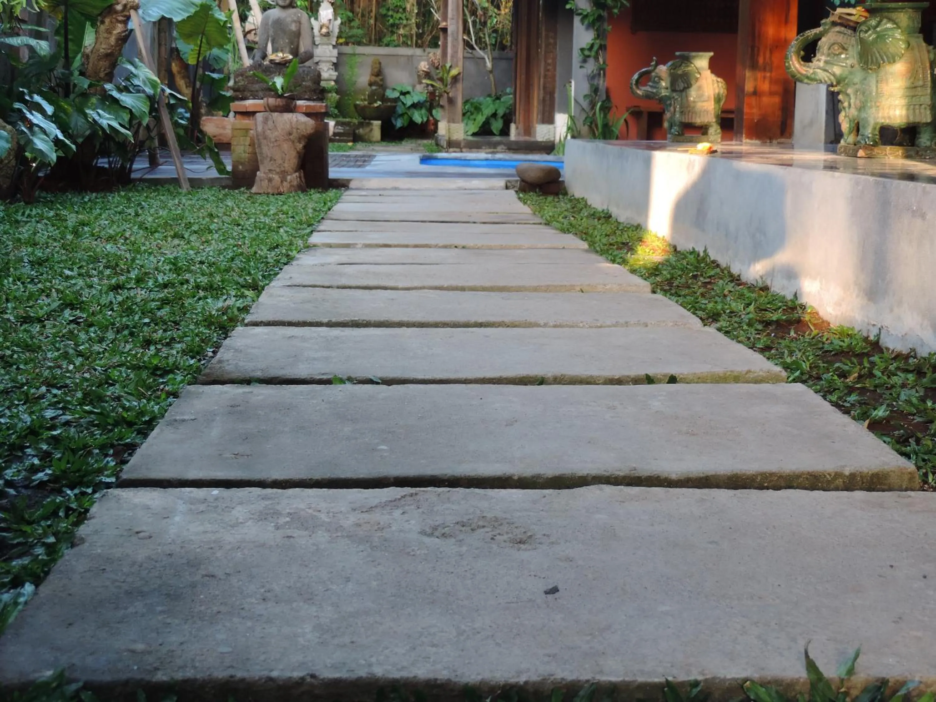 Garden in Kencana Ubud by Mahaputra