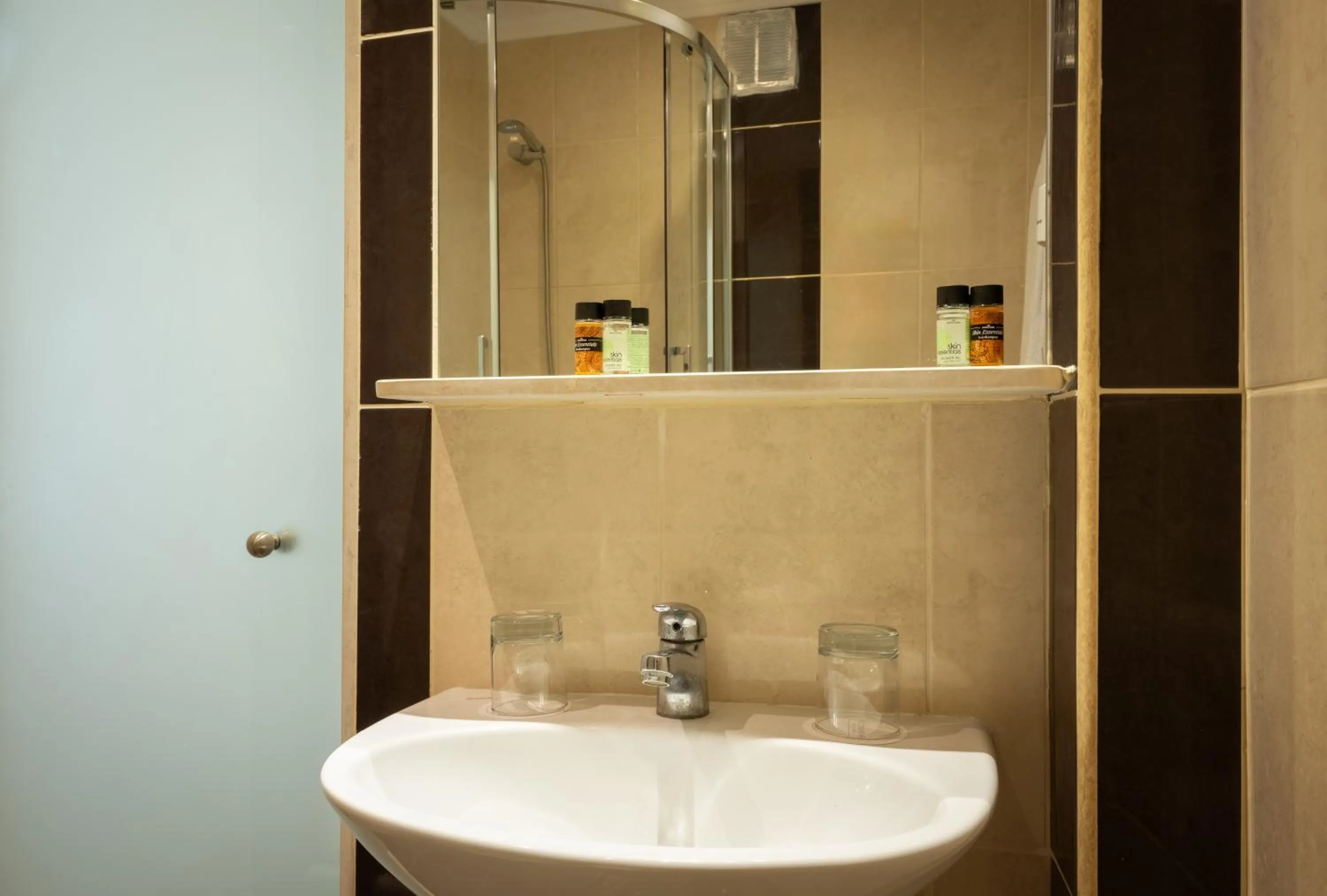 Bathroom in Mitsis Messonghi