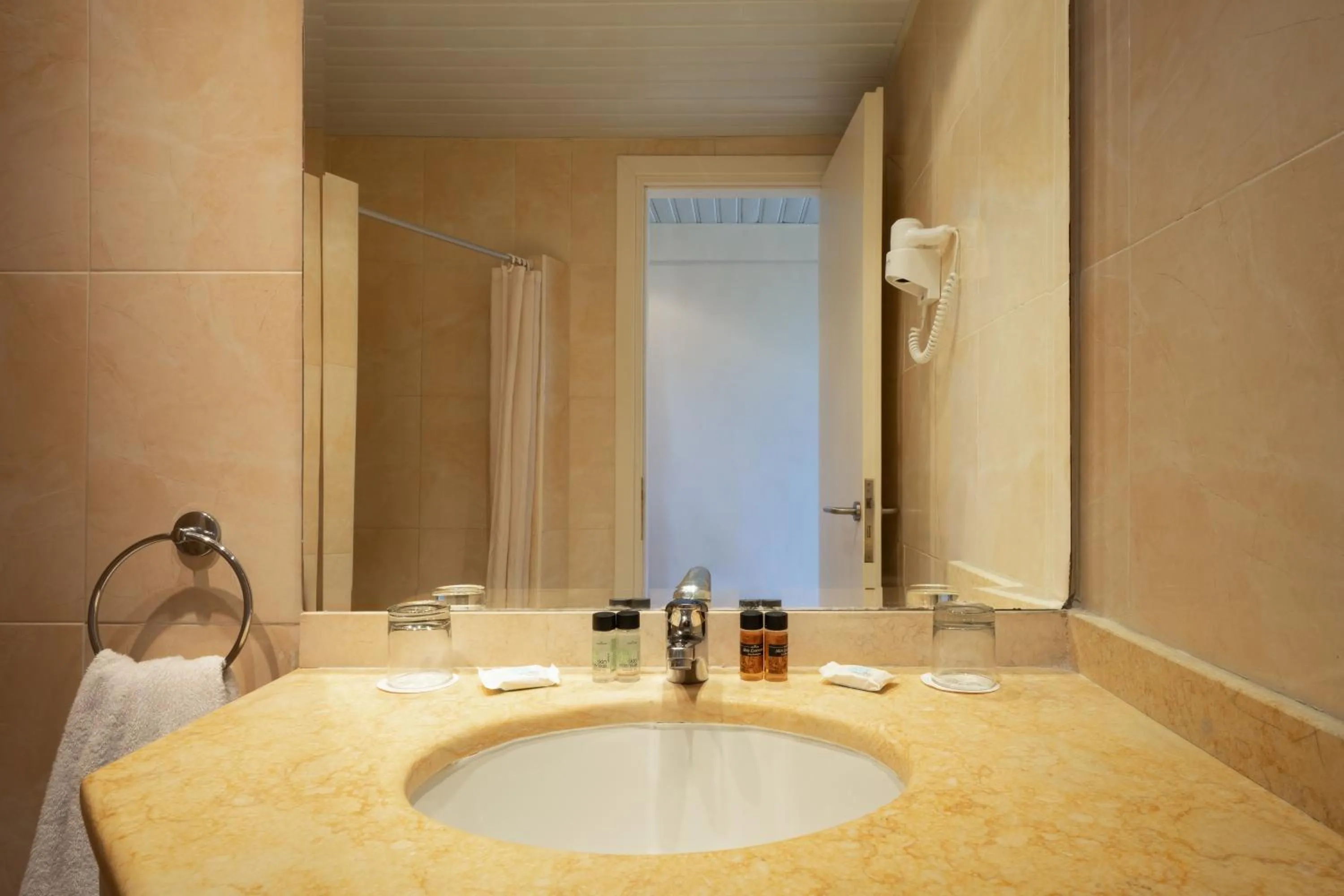 Bathroom in Mitsis Messonghi