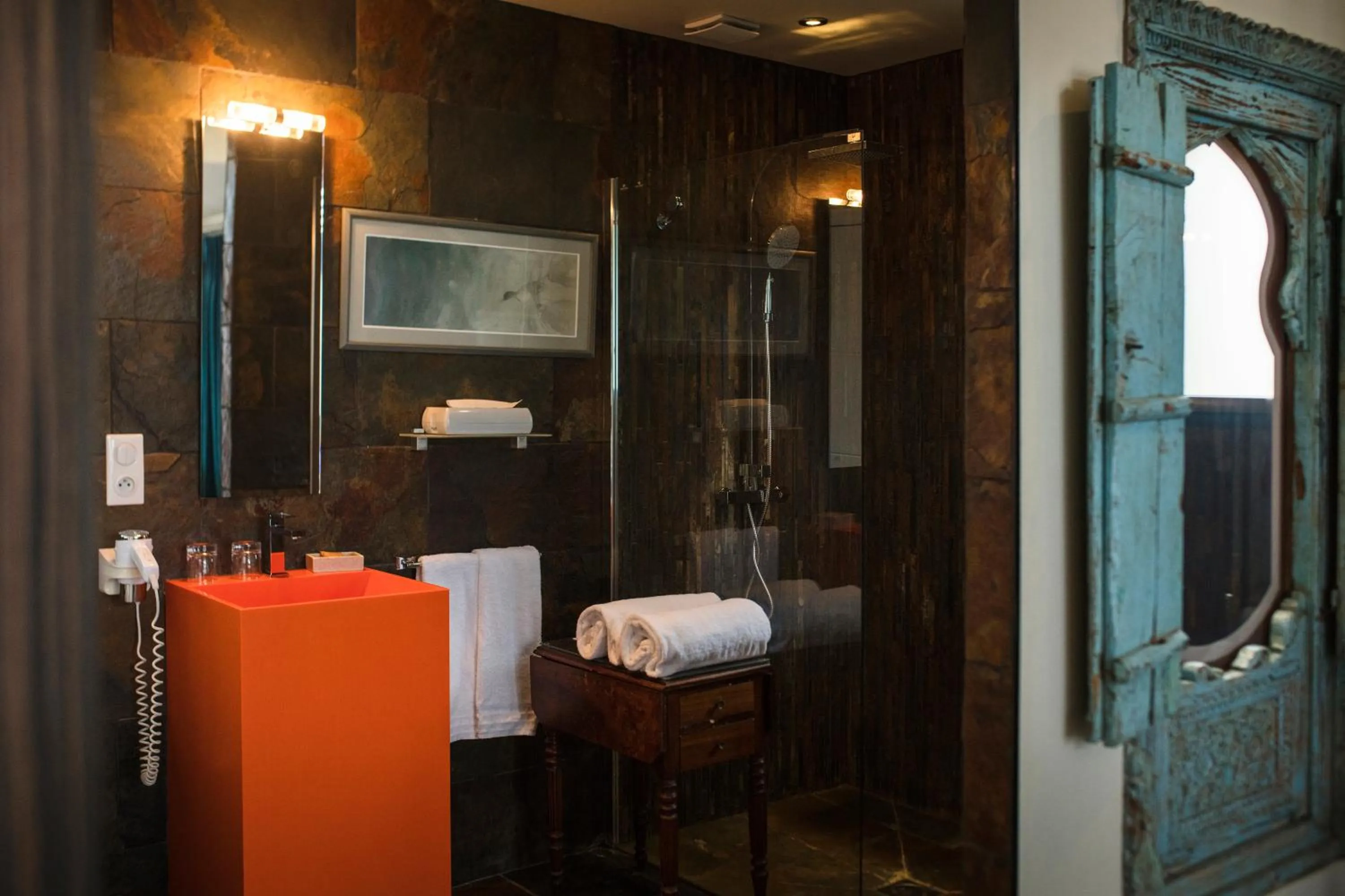 Bathroom in La Mare aux Oiseaux, The Originals Collection