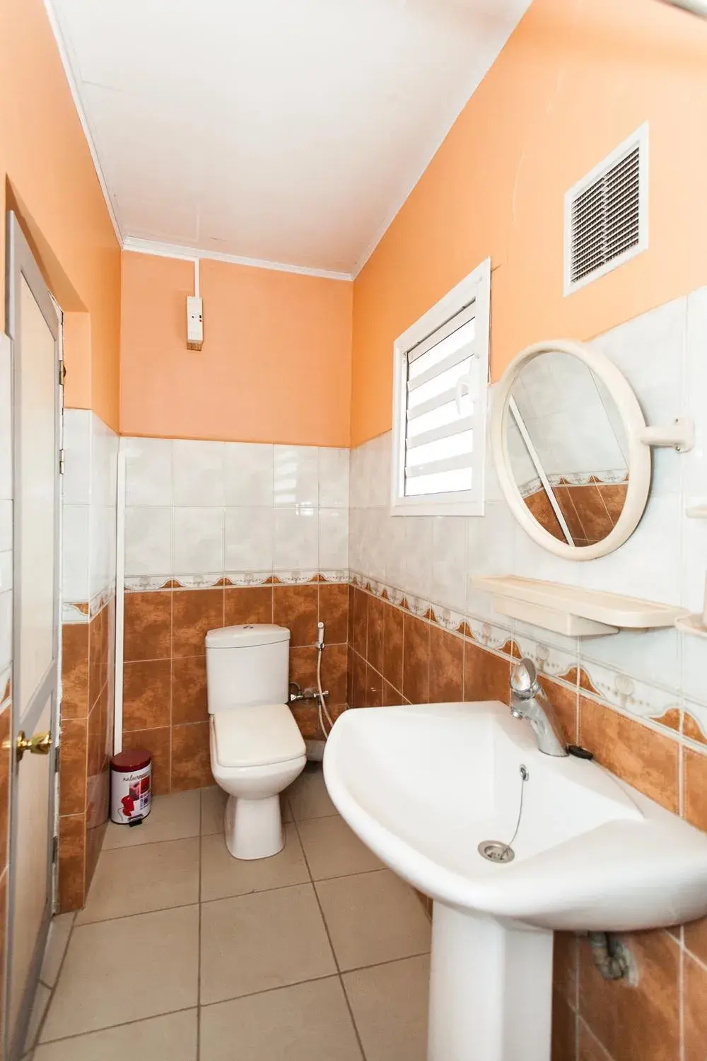 Double Room with Private Bathroom in OCEANIS HOME & VOYAGES - Navette incluse en aller simple Double Room with Private Bathroom in OCEANIS HOME & VOYAGES - Navette incluse en aller simple