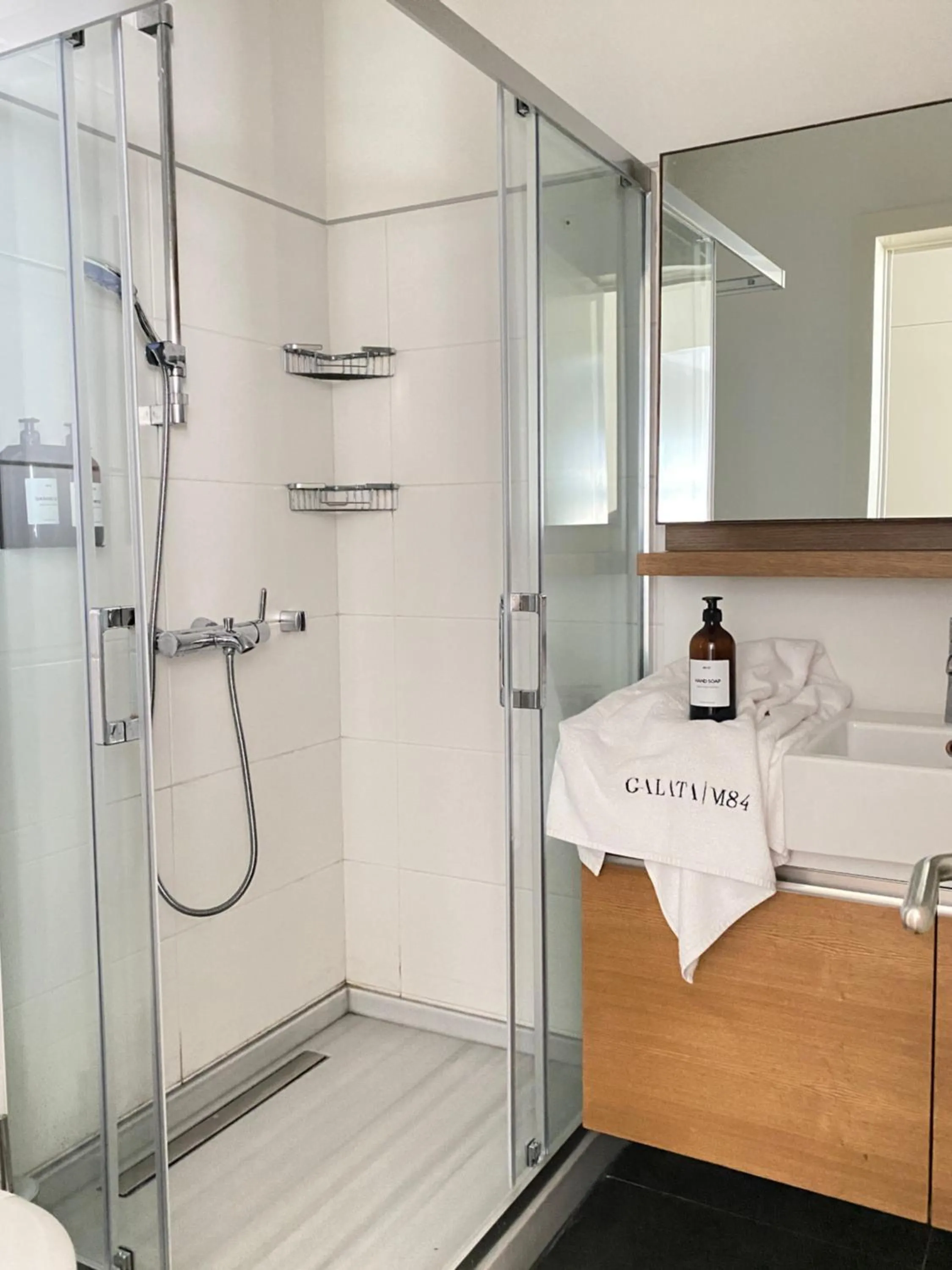 Bathroom in GALATA M84