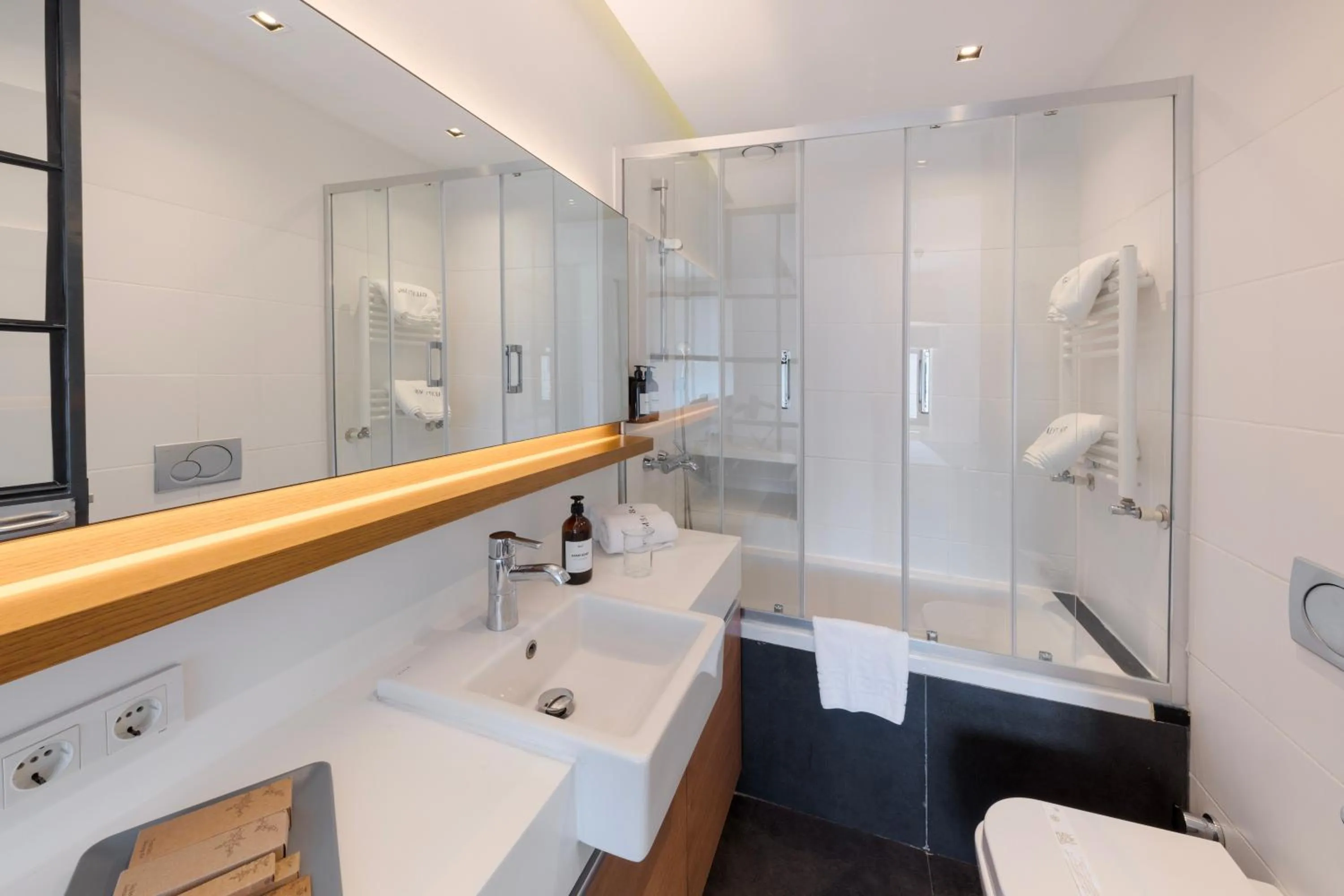 Bathroom in GALATA M84