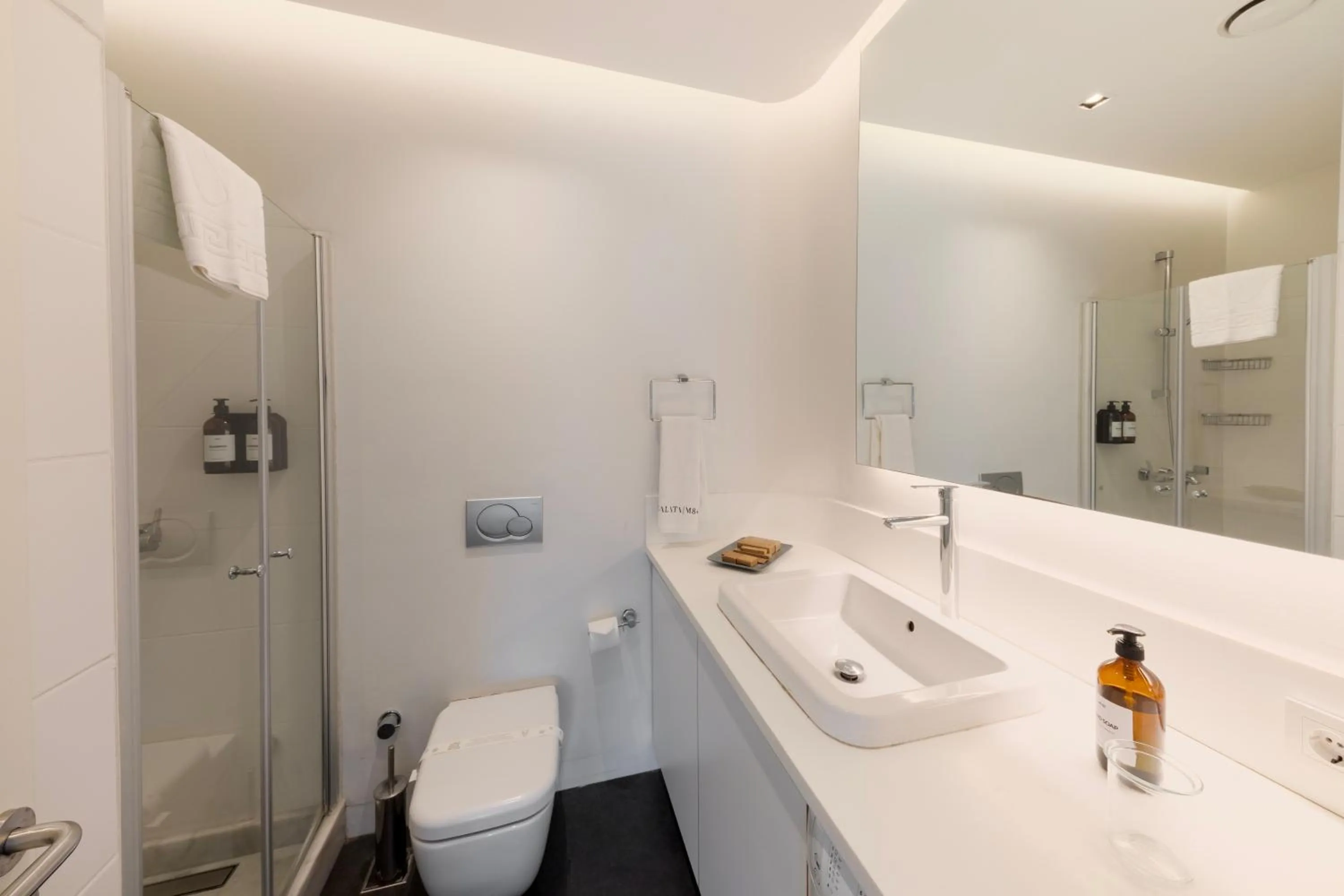 Bathroom in GALATA M84