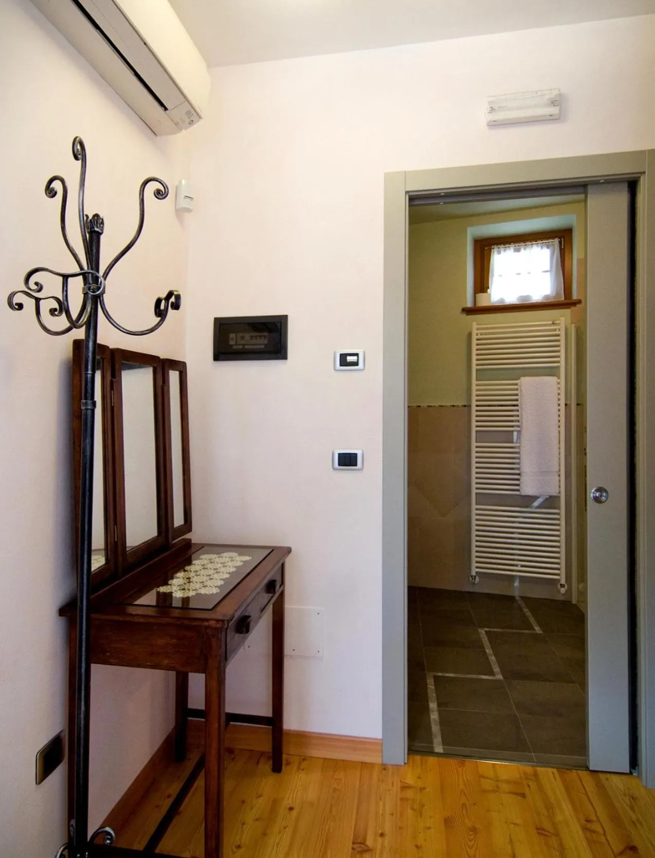 Decorative detail in Lokanda Devetak