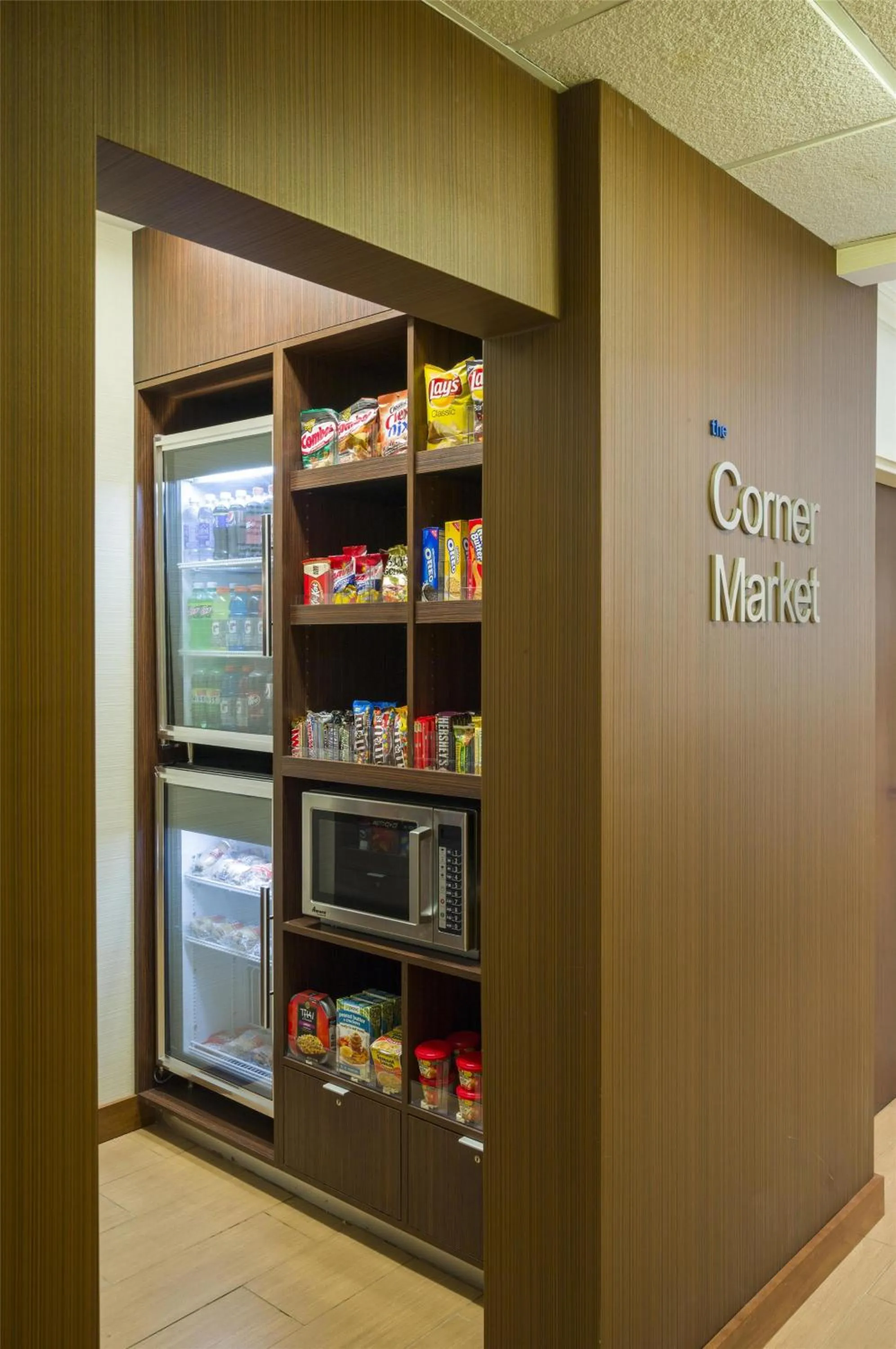 Property building in Best Western Allentown Bethlehem Lehigh Valley Inn & Suites