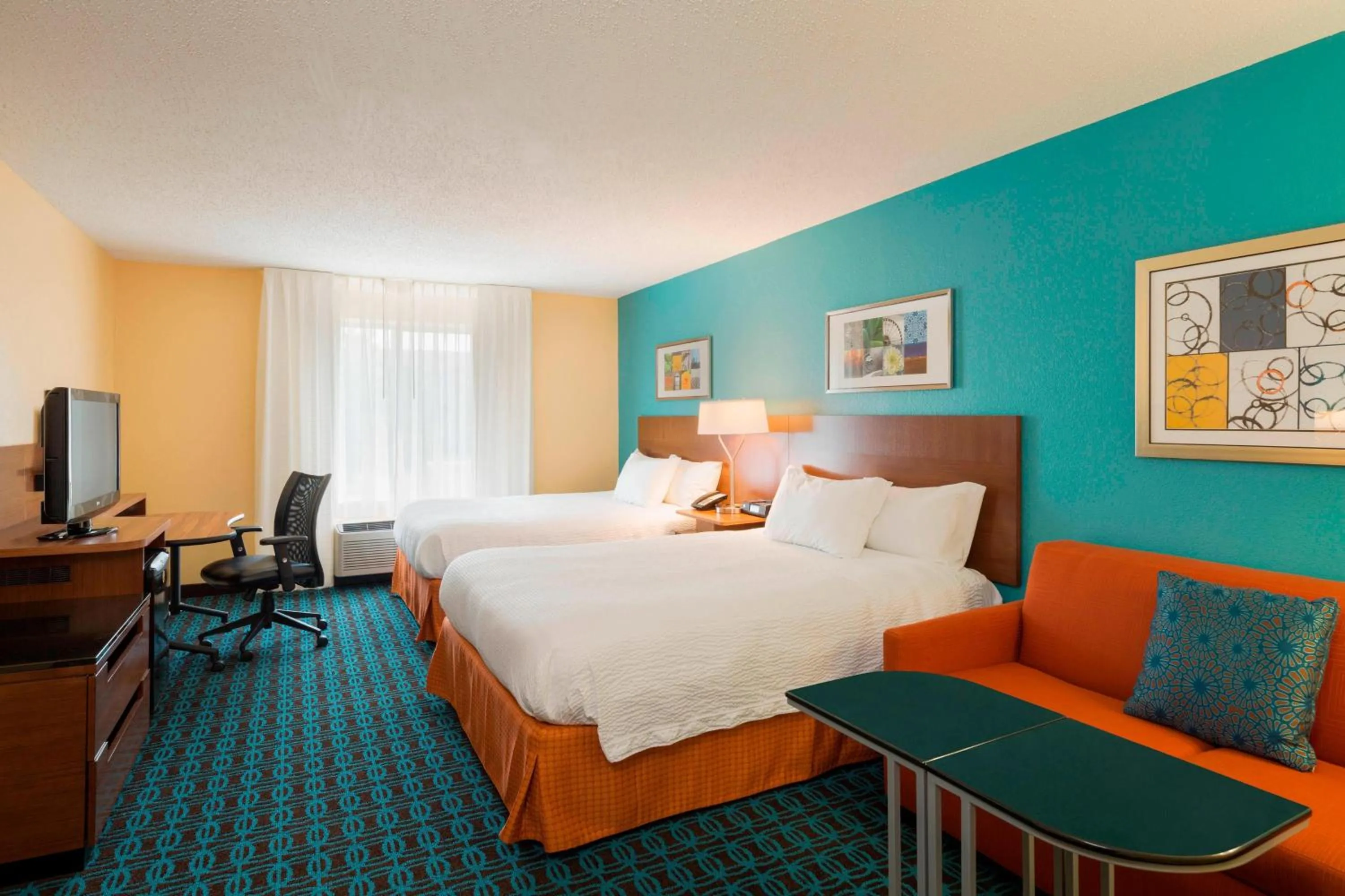 Photo of the whole room, Bed in Best Western Allentown Bethlehem Lehigh Valley Inn & Suites
