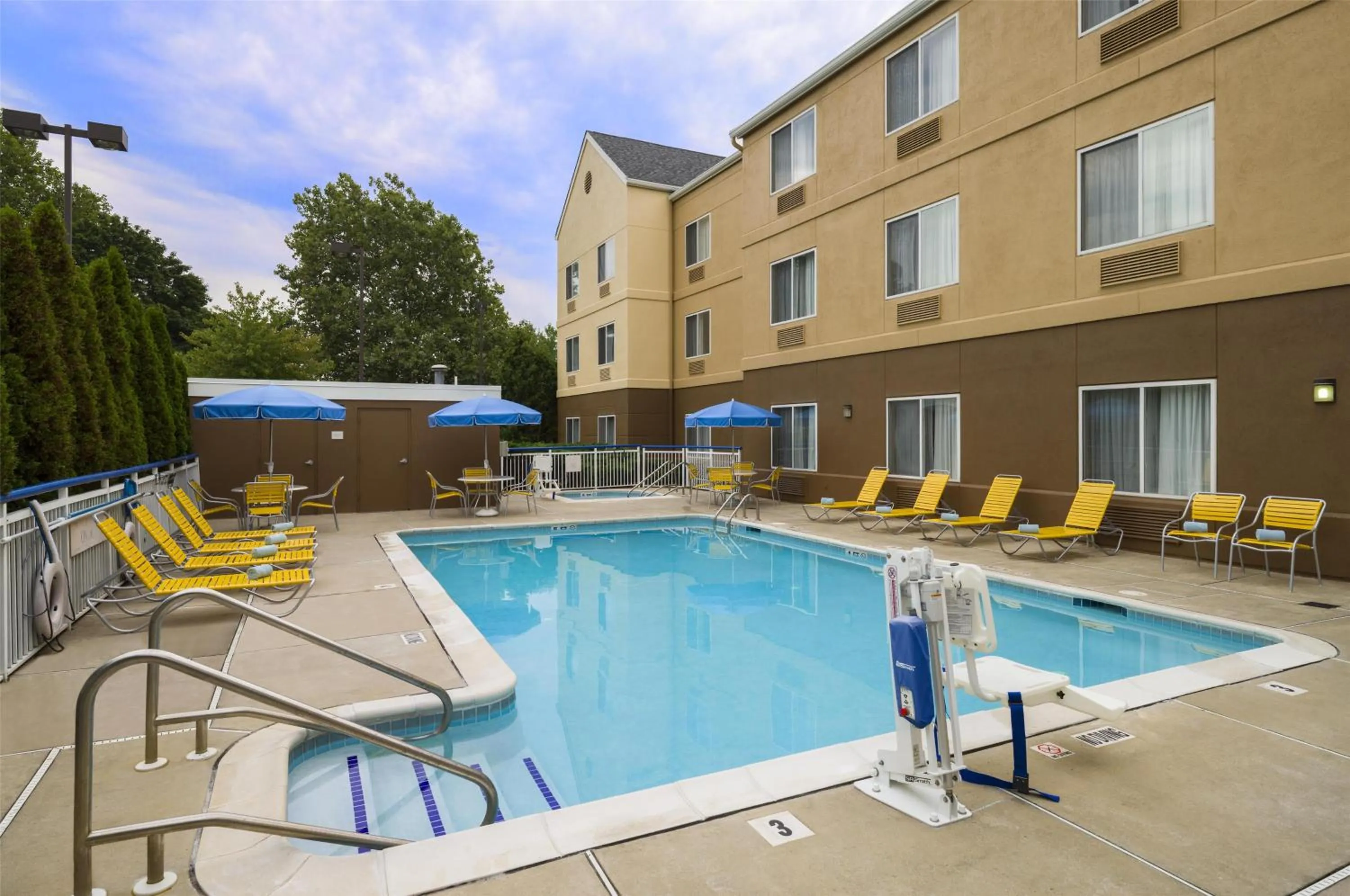Pool view in Best Western Allentown Bethlehem Lehigh Valley Inn & Suites