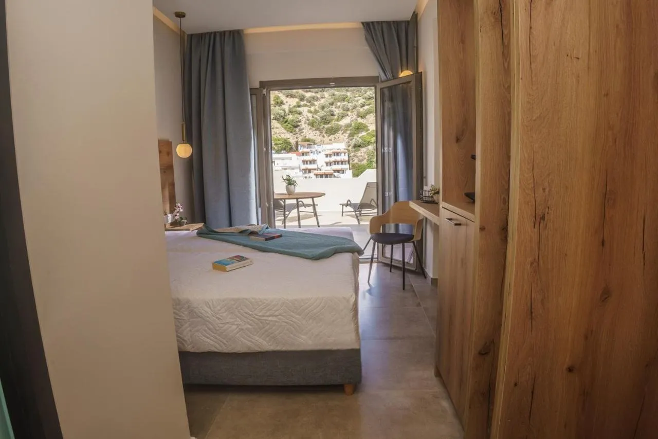 Bedroom in Sunlight Hotel