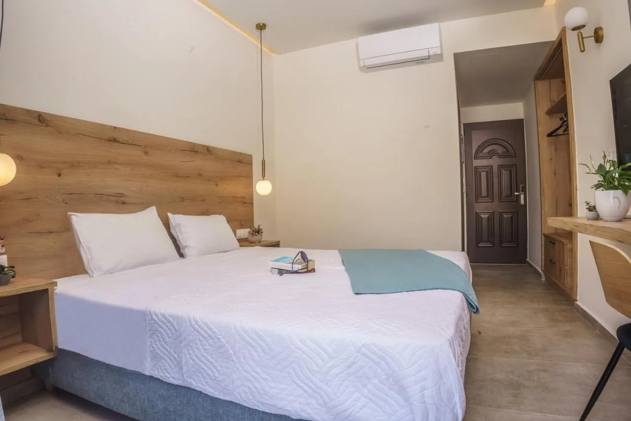 Bedroom in Sunlight Hotel