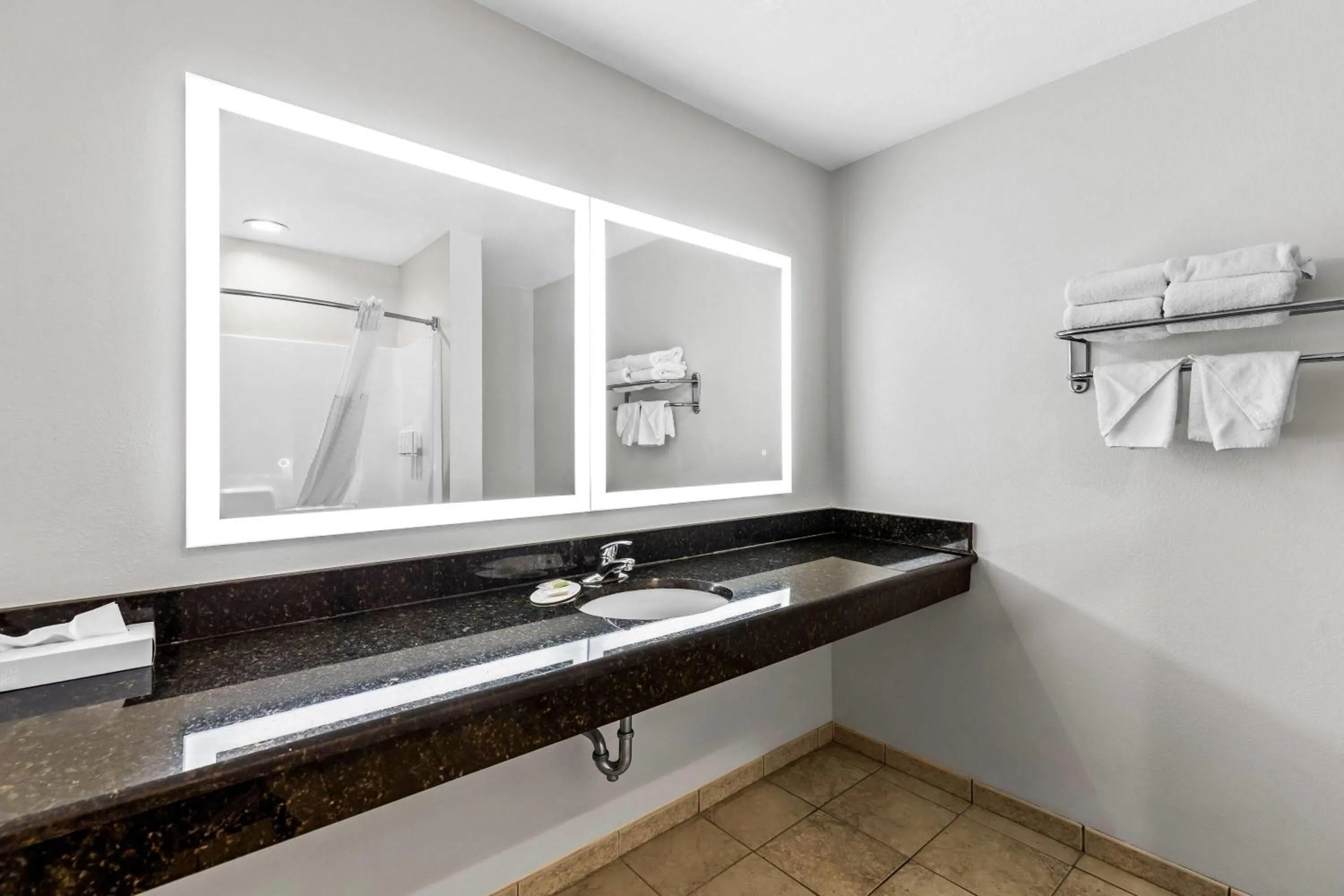 Bathroom in Days Inn & Suites by Wyndham Lakeland