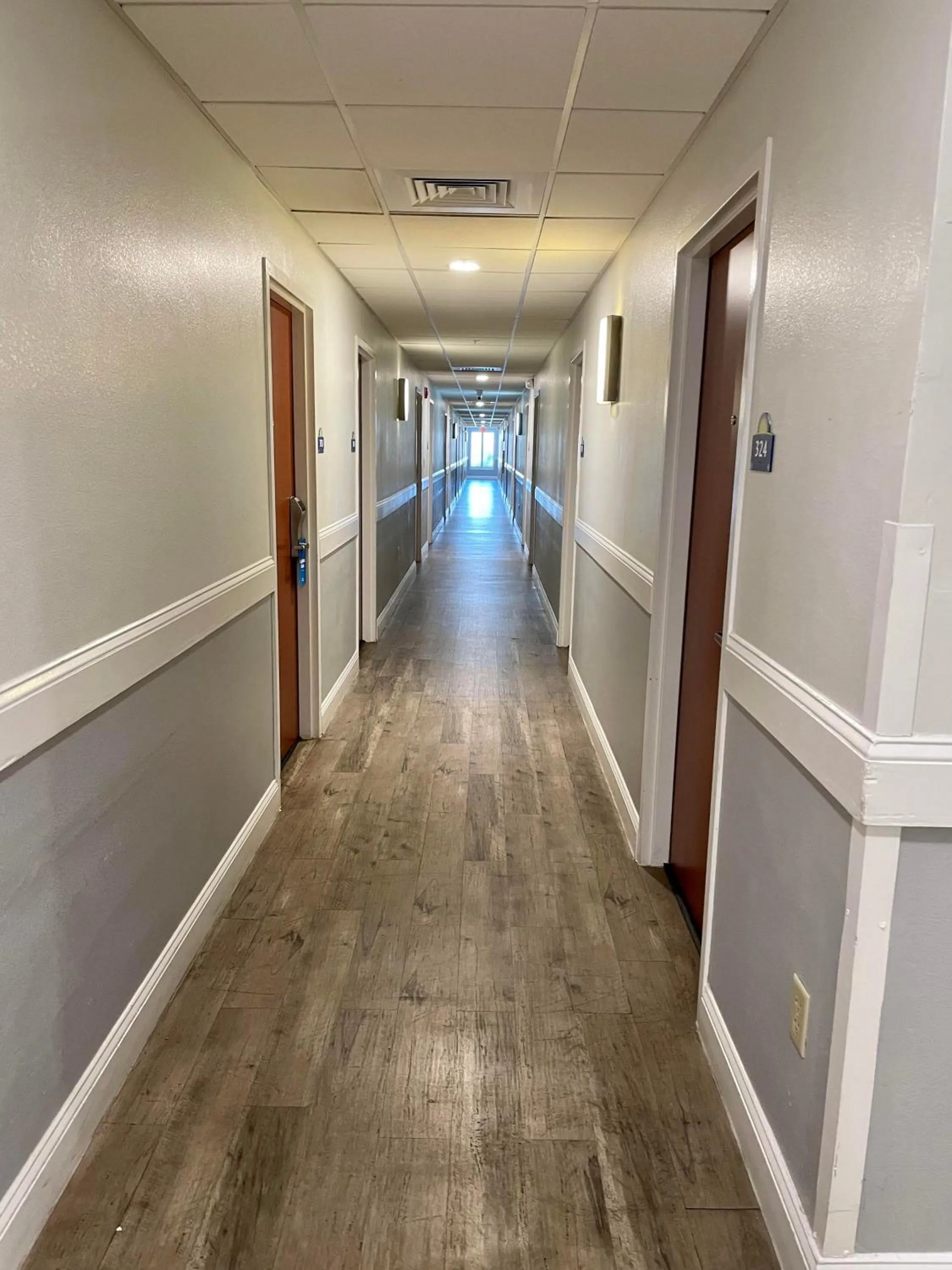 Property building in Days Inn & Suites by Wyndham Lakeland