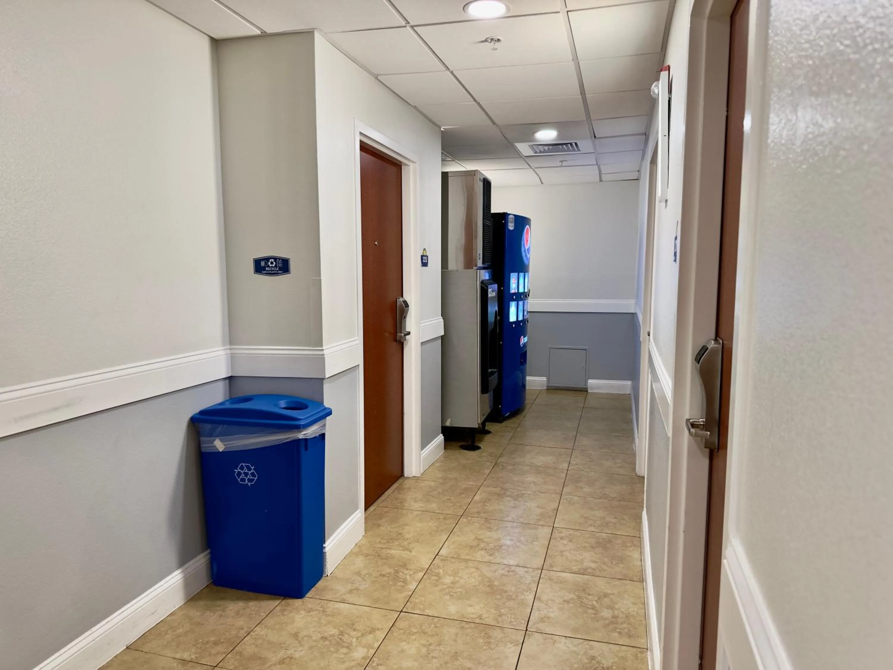 vending machine in Days Inn & Suites by Wyndham Lakeland