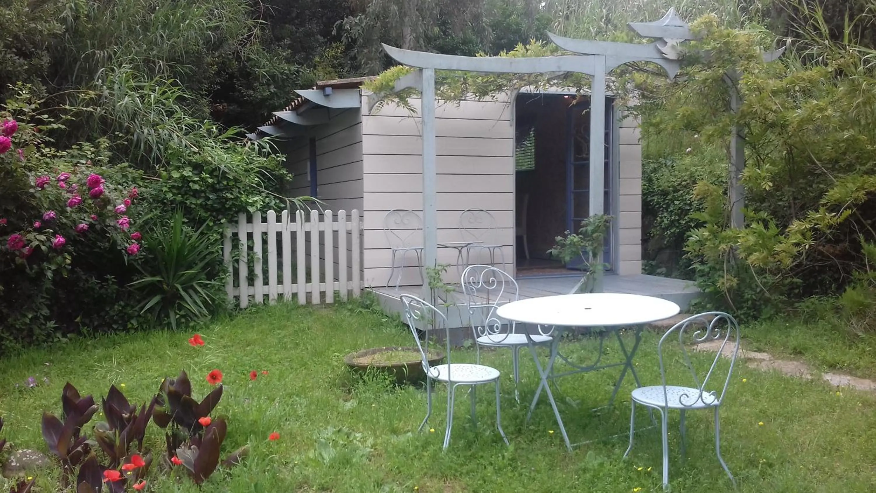 Property building in Maison d'Hôtes Le Calme