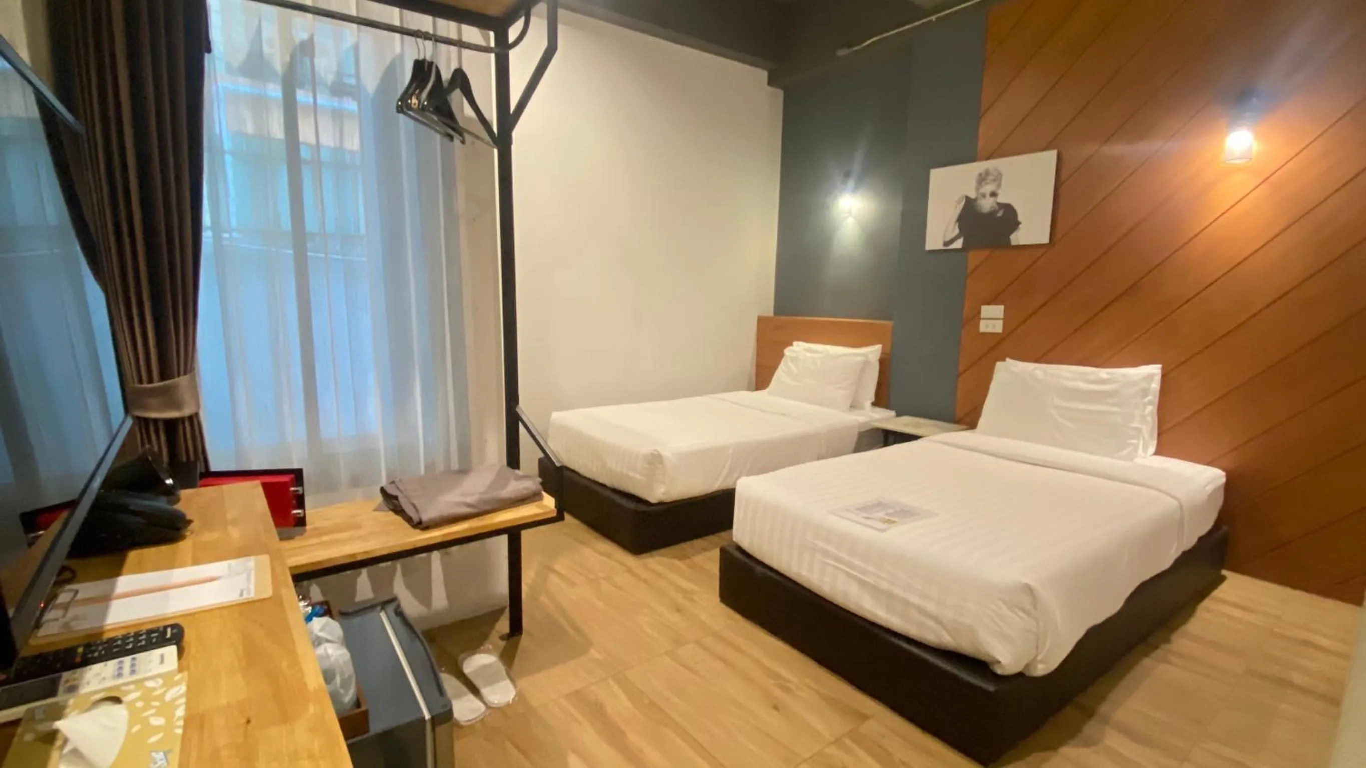 Photo of the whole room, Bed in The Rodman Hotel