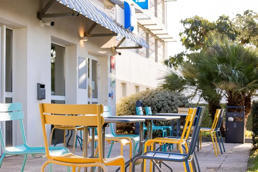 Patio in ibis budget Carcassonne Aéroport - A61