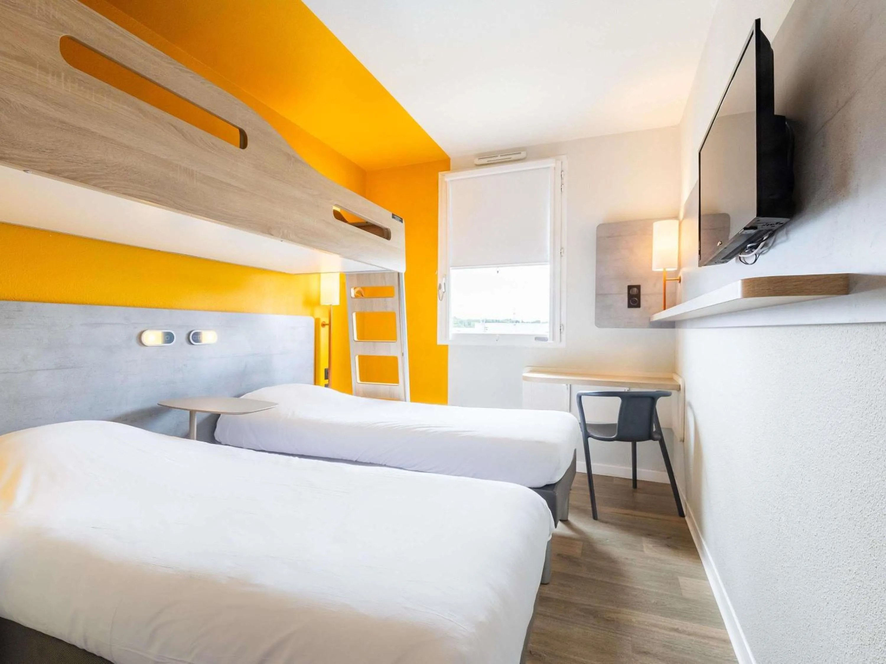 Bedroom, Bed in ibis budget Carcassonne Aéroport - A61