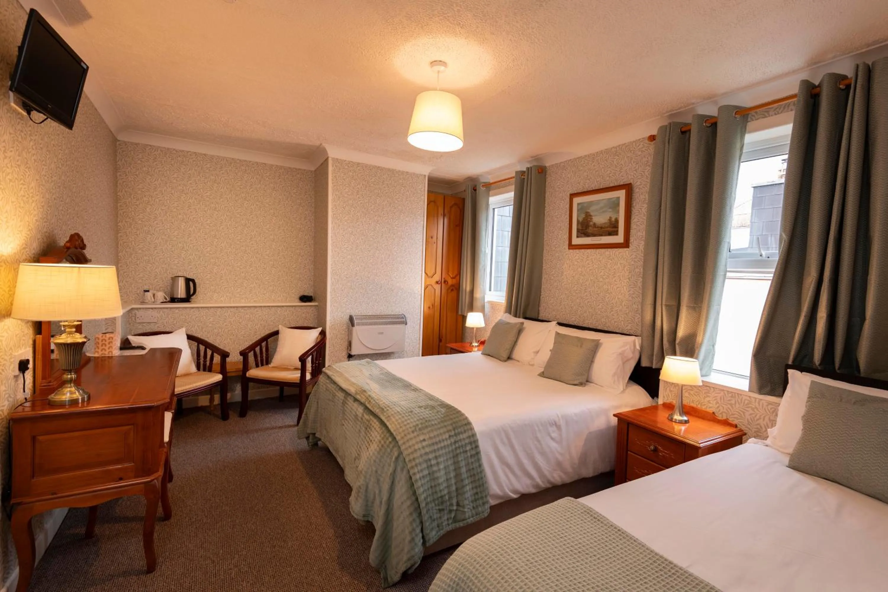 Photo of the whole room, Bed in Murphys Farmhouse B&B