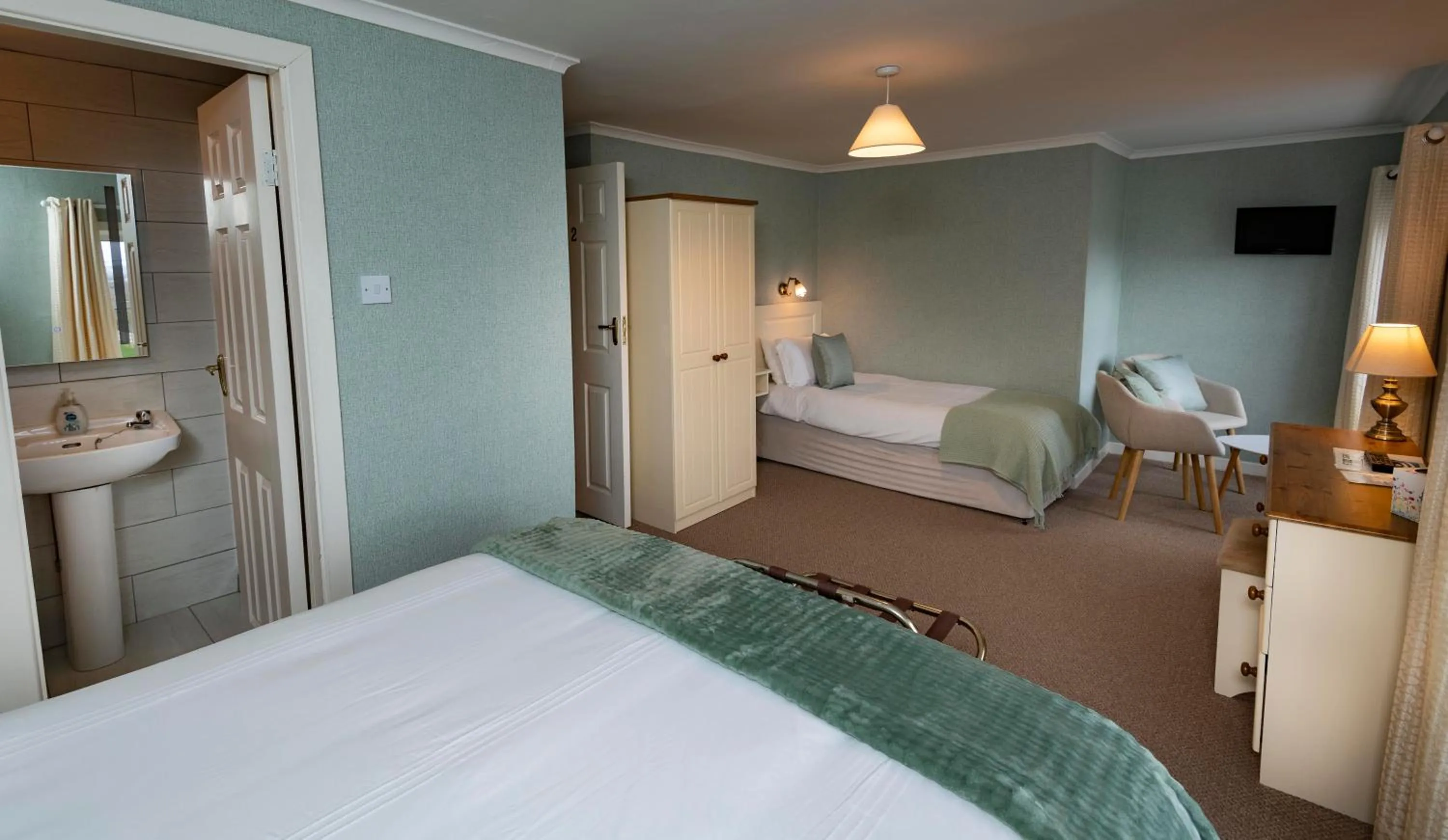 Photo of the whole room, Bed in Murphys Farmhouse B&B