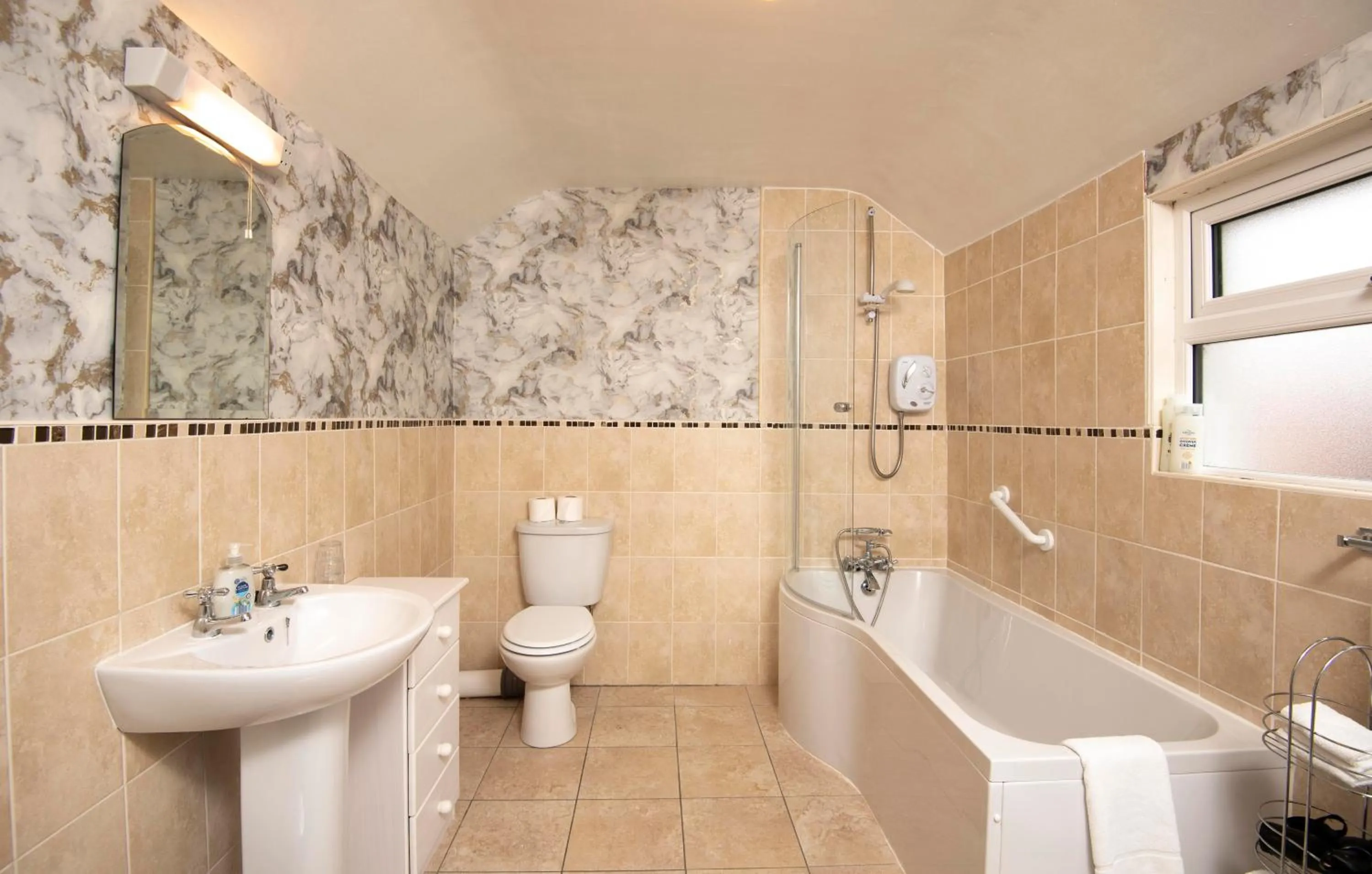 Bathroom in Murphys Farmhouse B&B