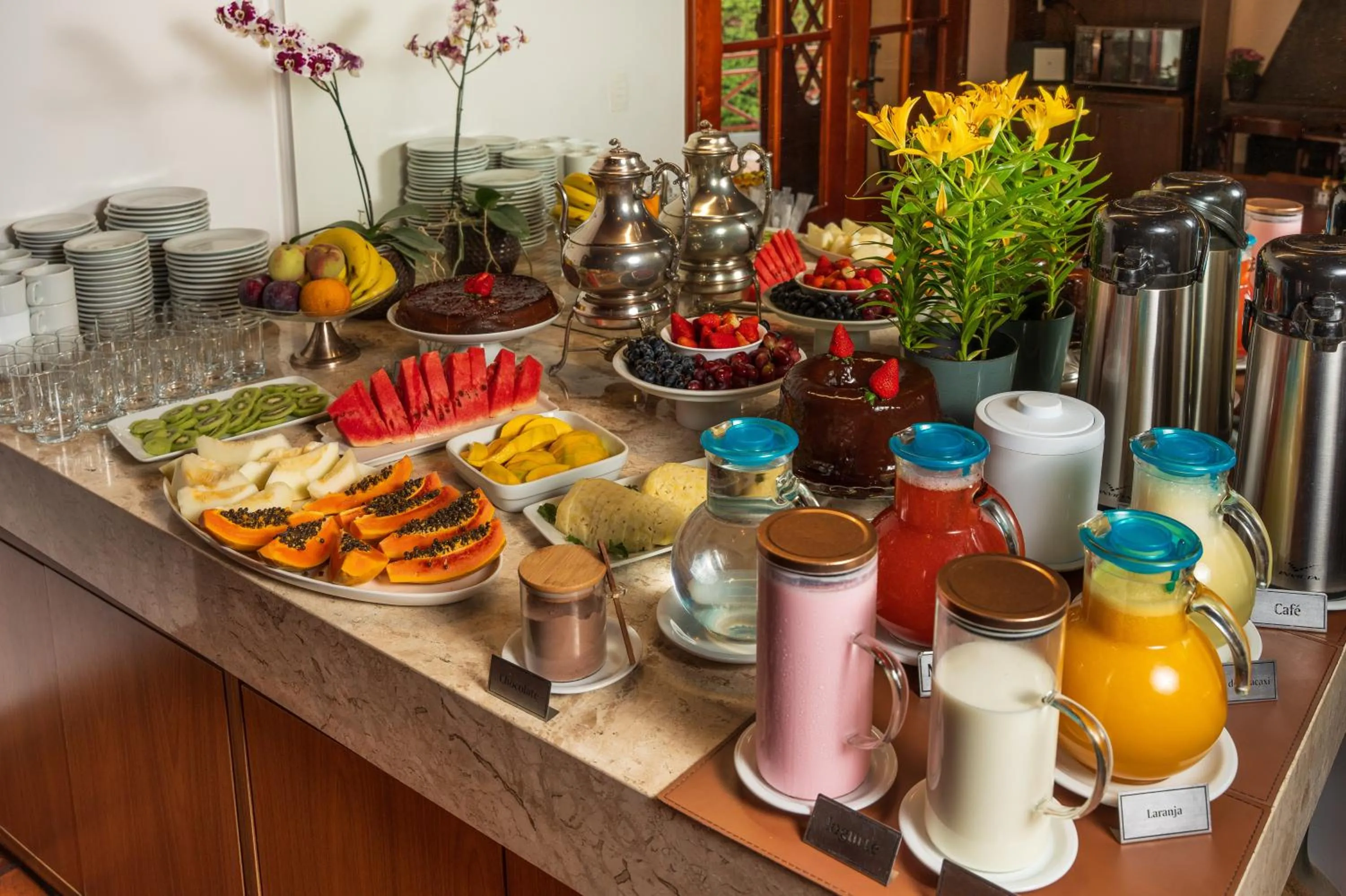 Food and drinks in Pousada Campos de Provence Campos do Jordão