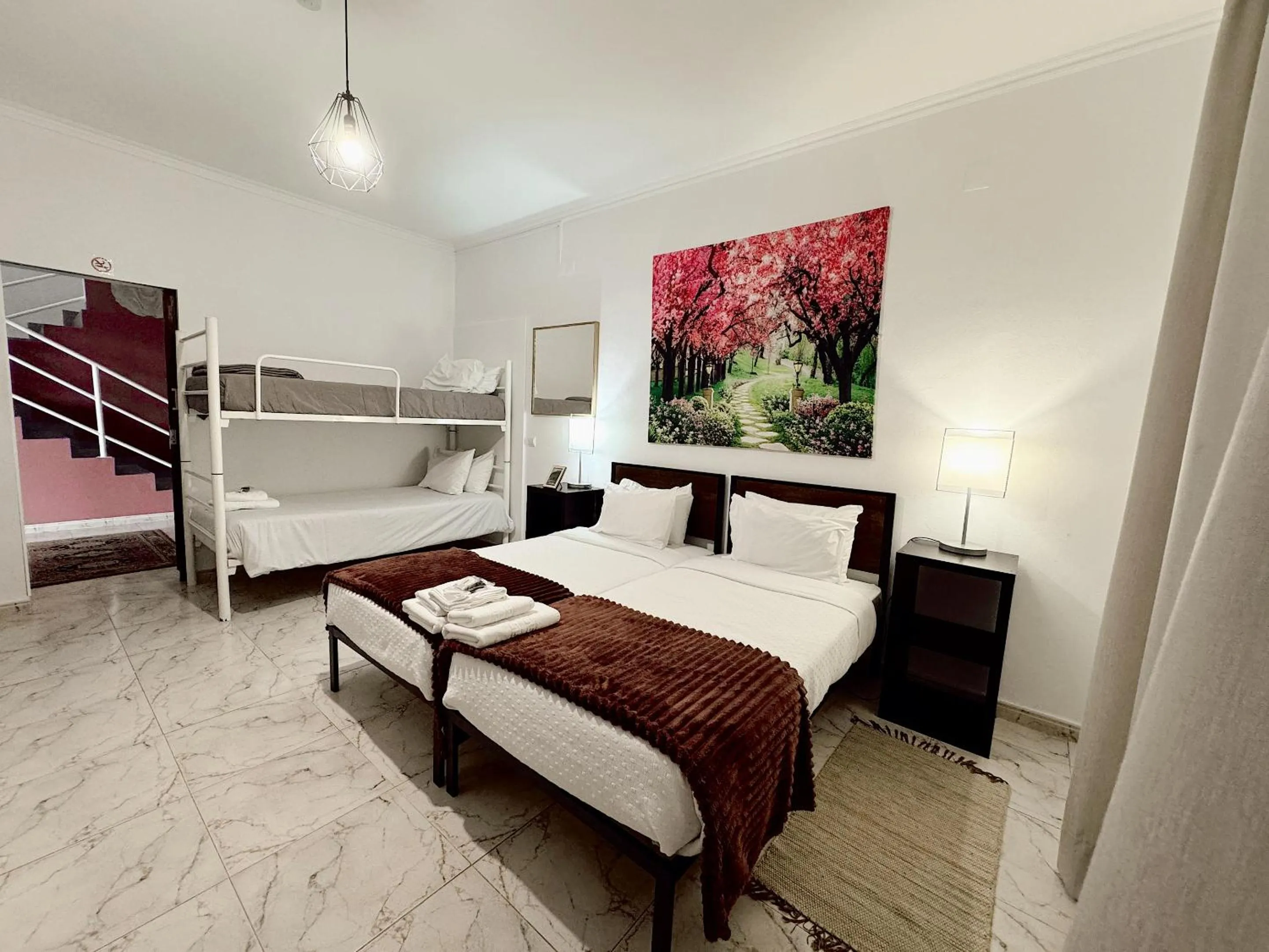 Bedroom, Bed in Gardens Guest House