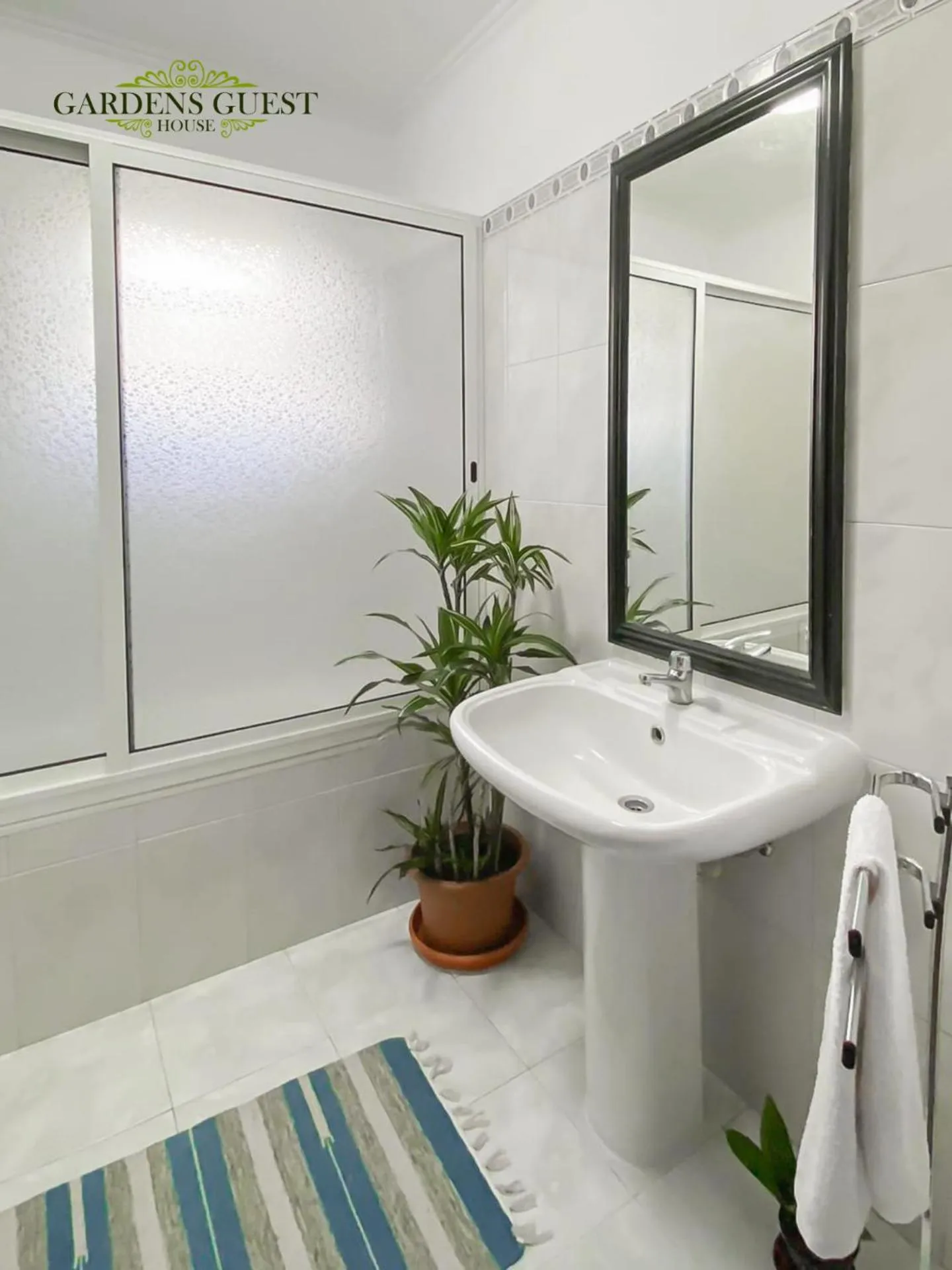 Bathroom in Gardens Guest House