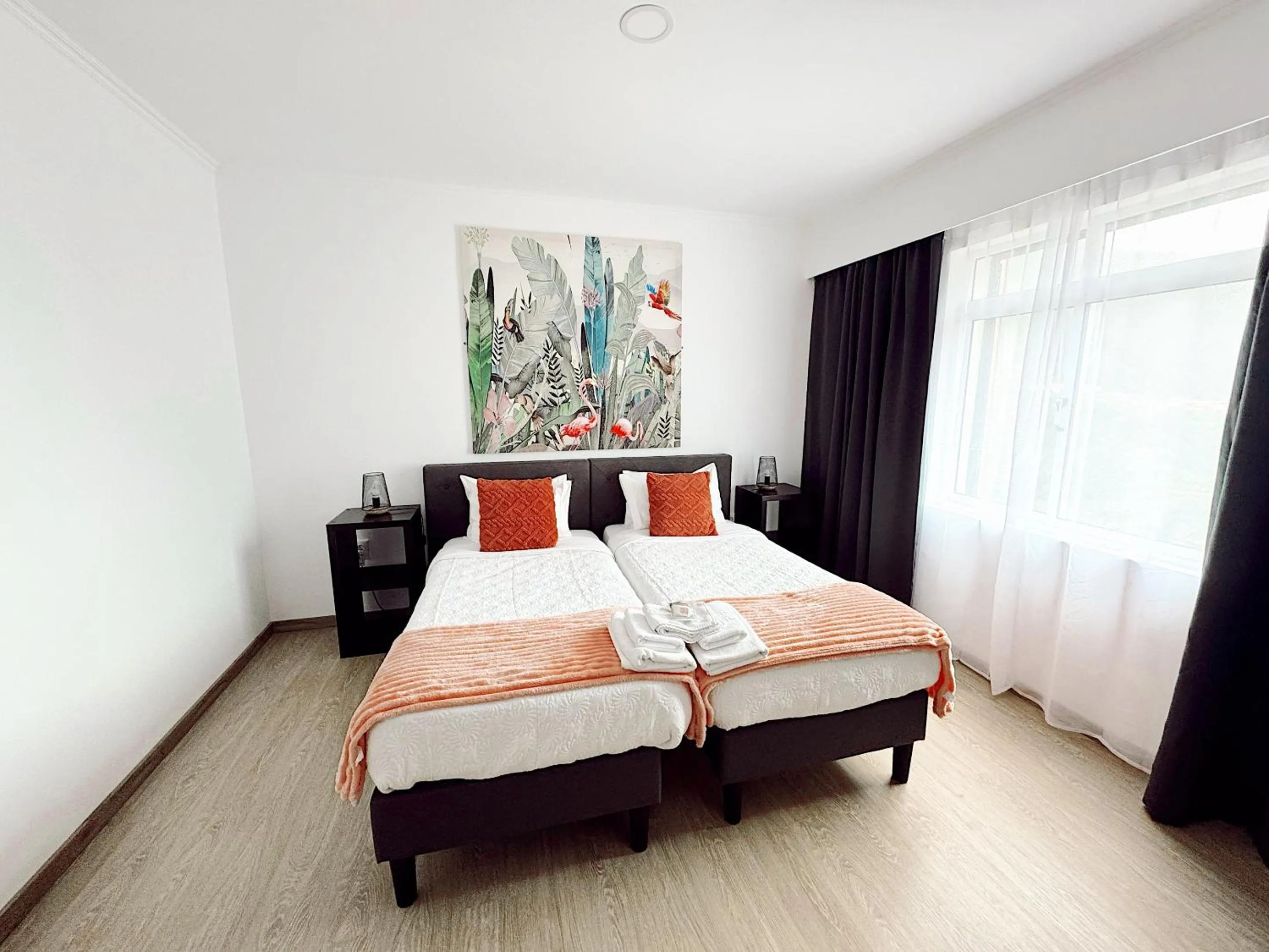 Bedroom, Bed in Gardens Guest House