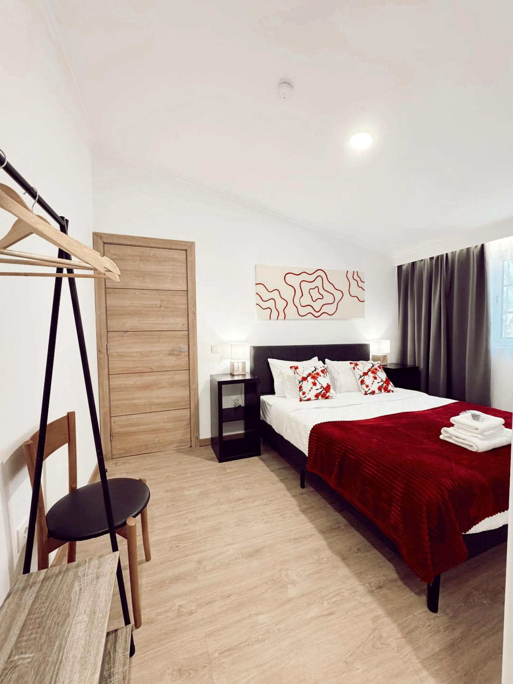 Bedroom, Bed in Gardens Guest House