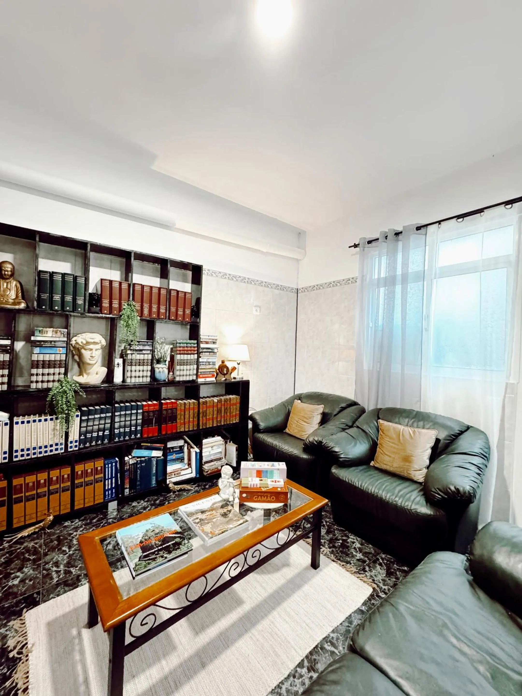 Living room in Gardens Guest House