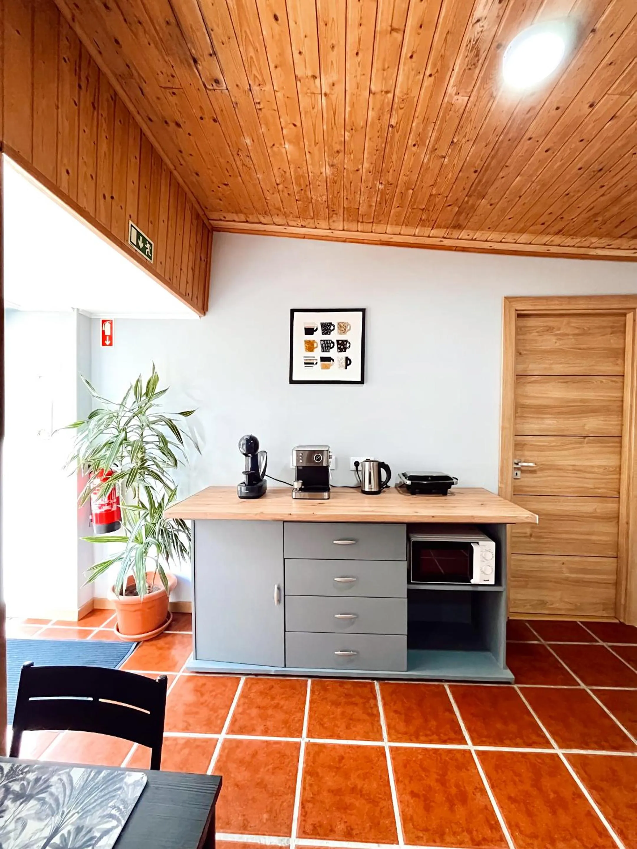 Kitchen or kitchenette in Gardens Guest House