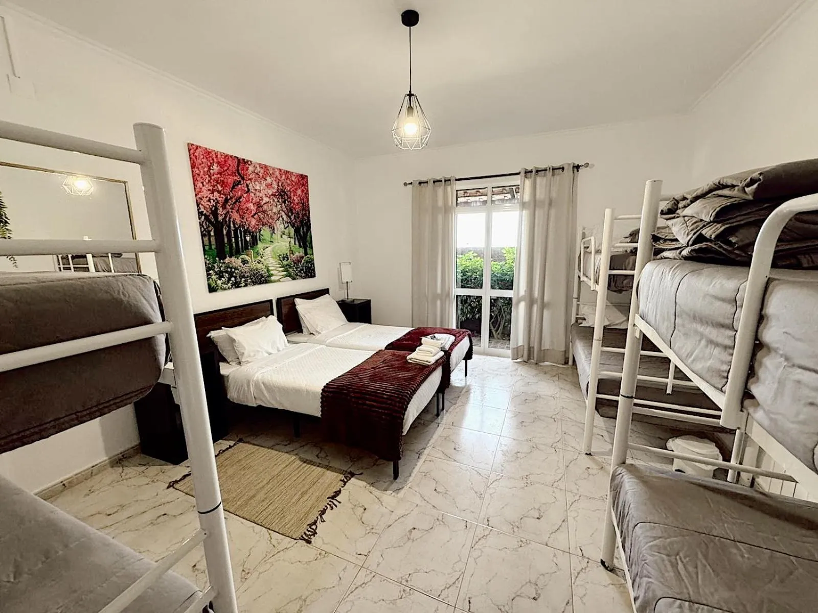 Bedroom, Bed in Gardens Guest House