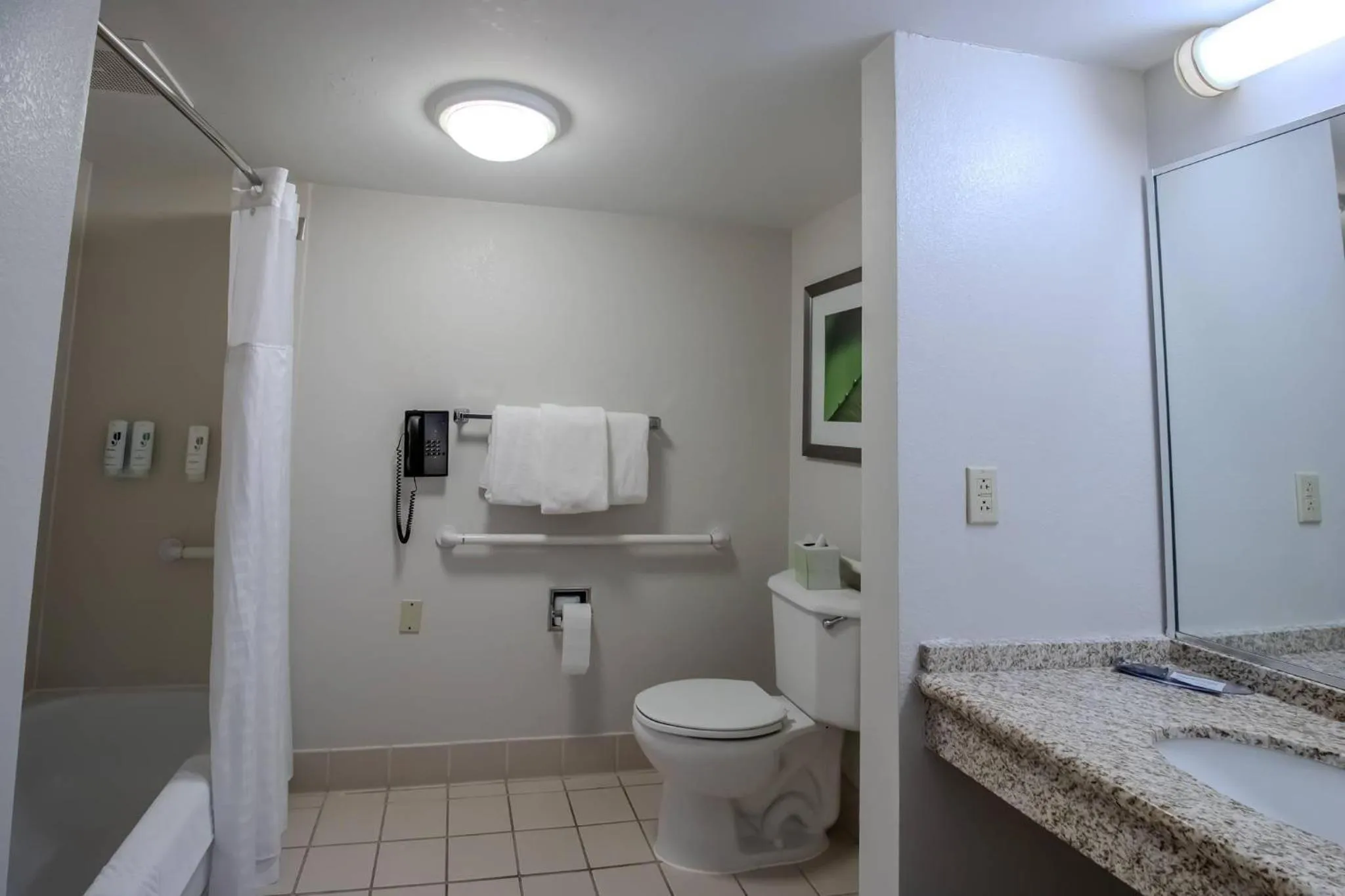 Bedroom in Country Inn & Suites by Radisson, Convention Center