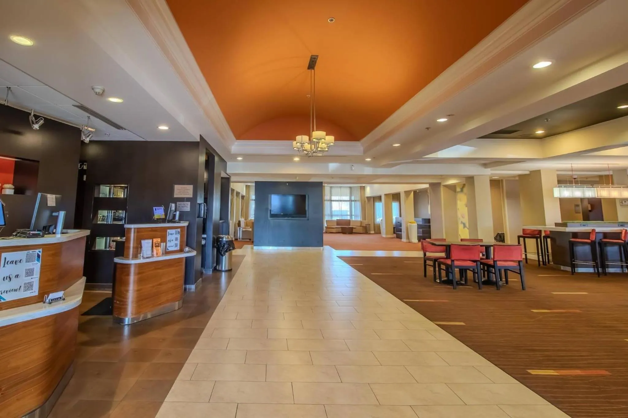 Lobby or reception in Country Inn & Suites by Radisson, Convention Center