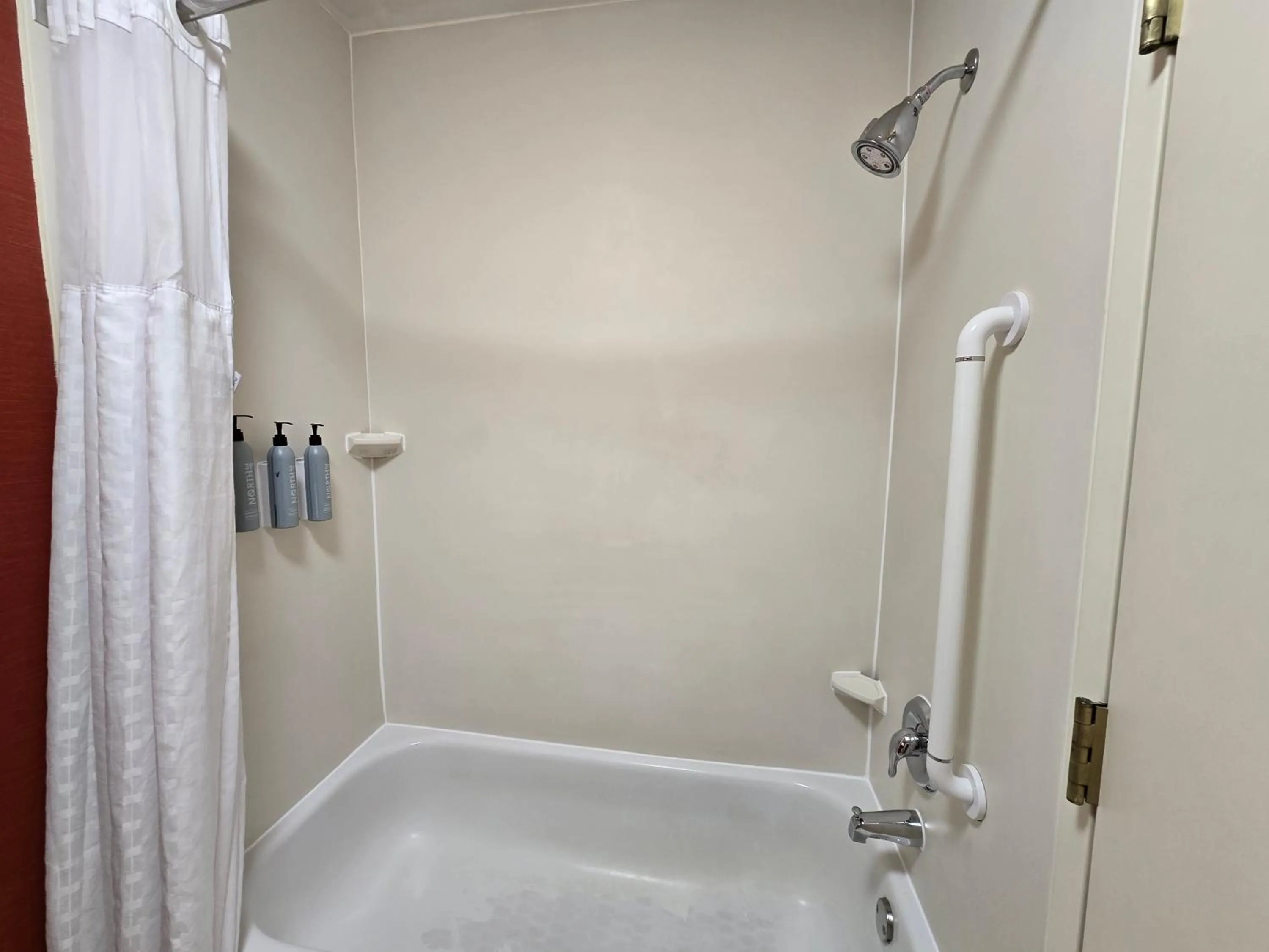 Bathroom in Courtyard Altoona