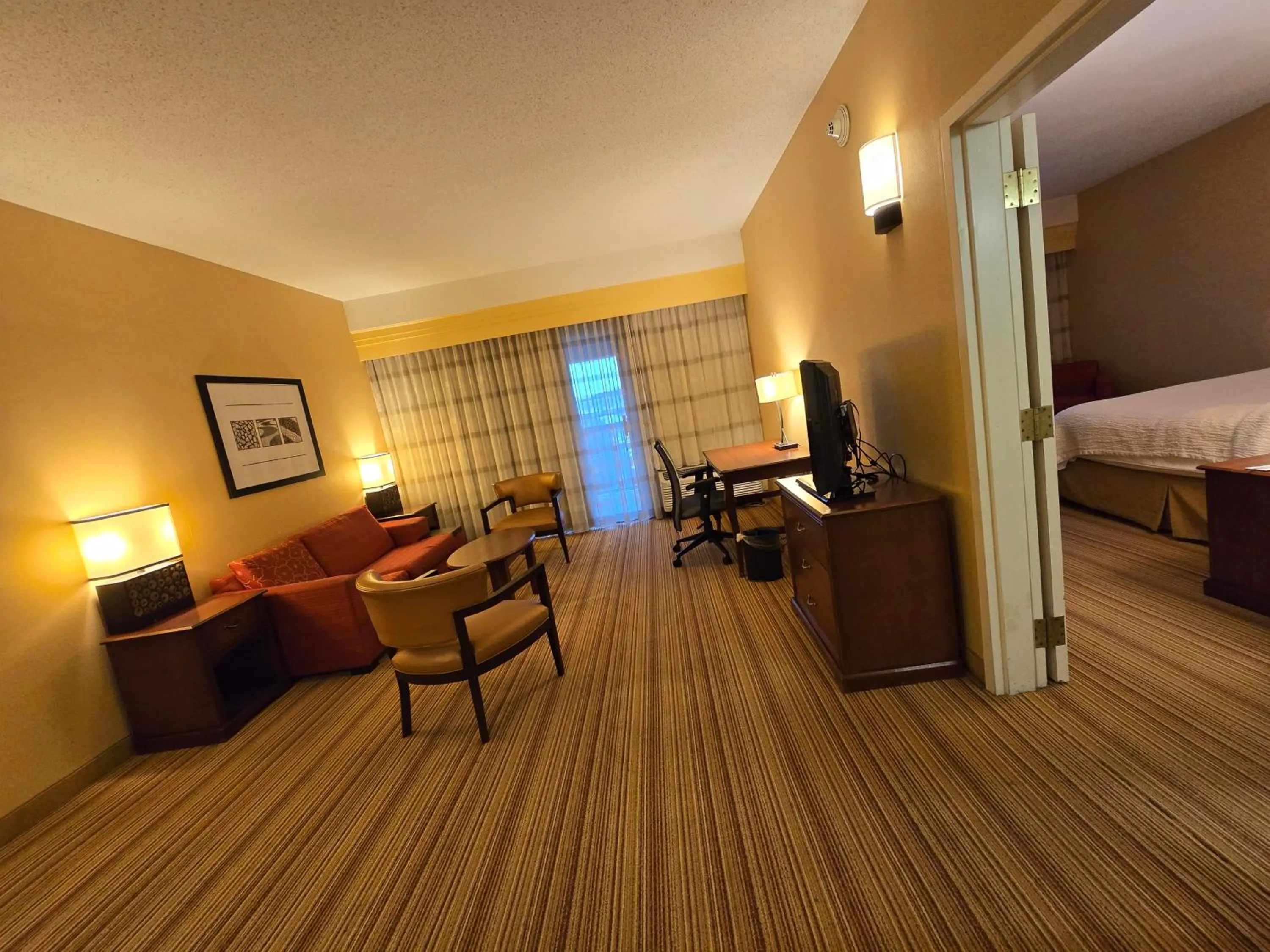 Bedroom, Bed in Courtyard Altoona